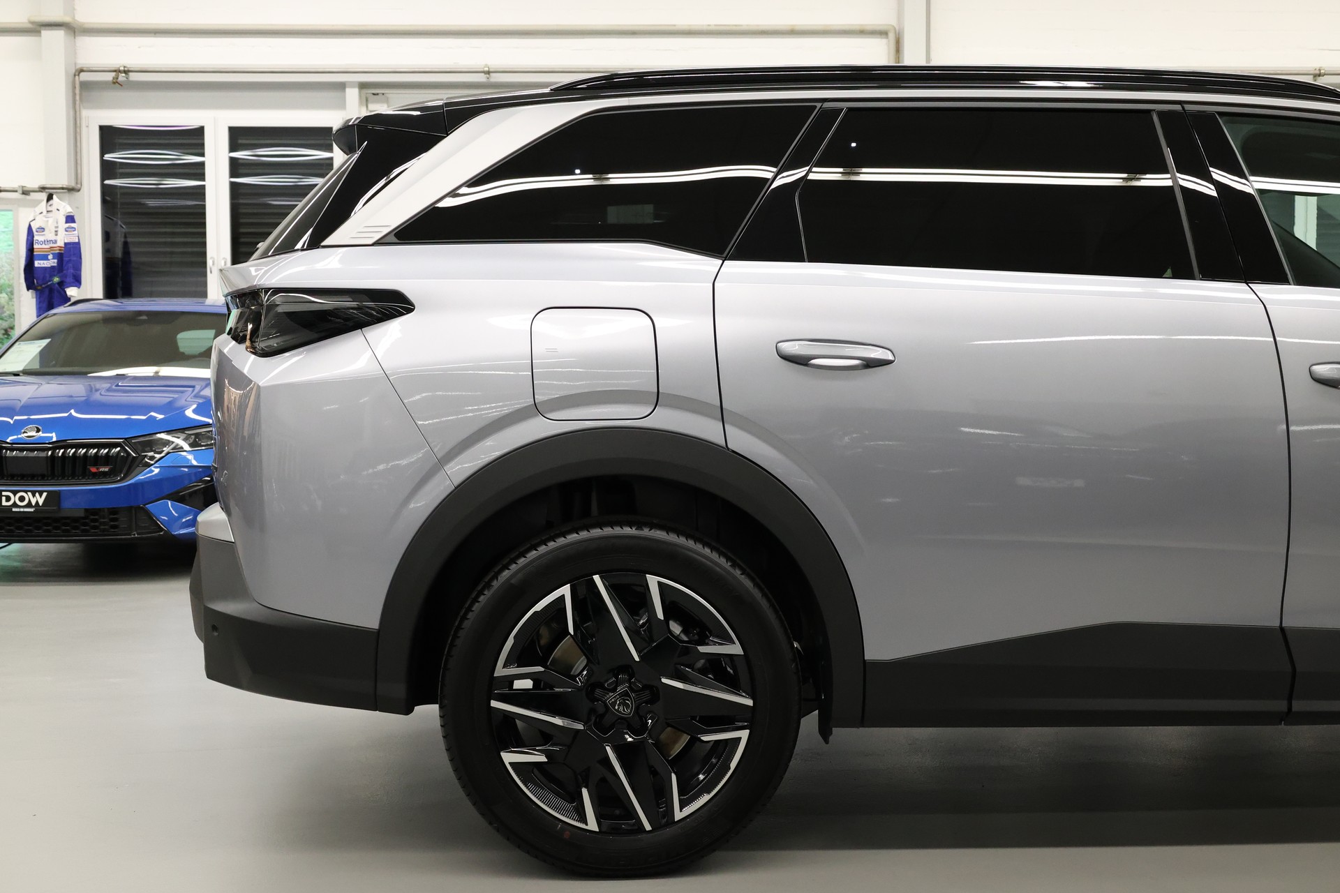 PEUGEOT 5008 1.2 Hybrid GT-image-7