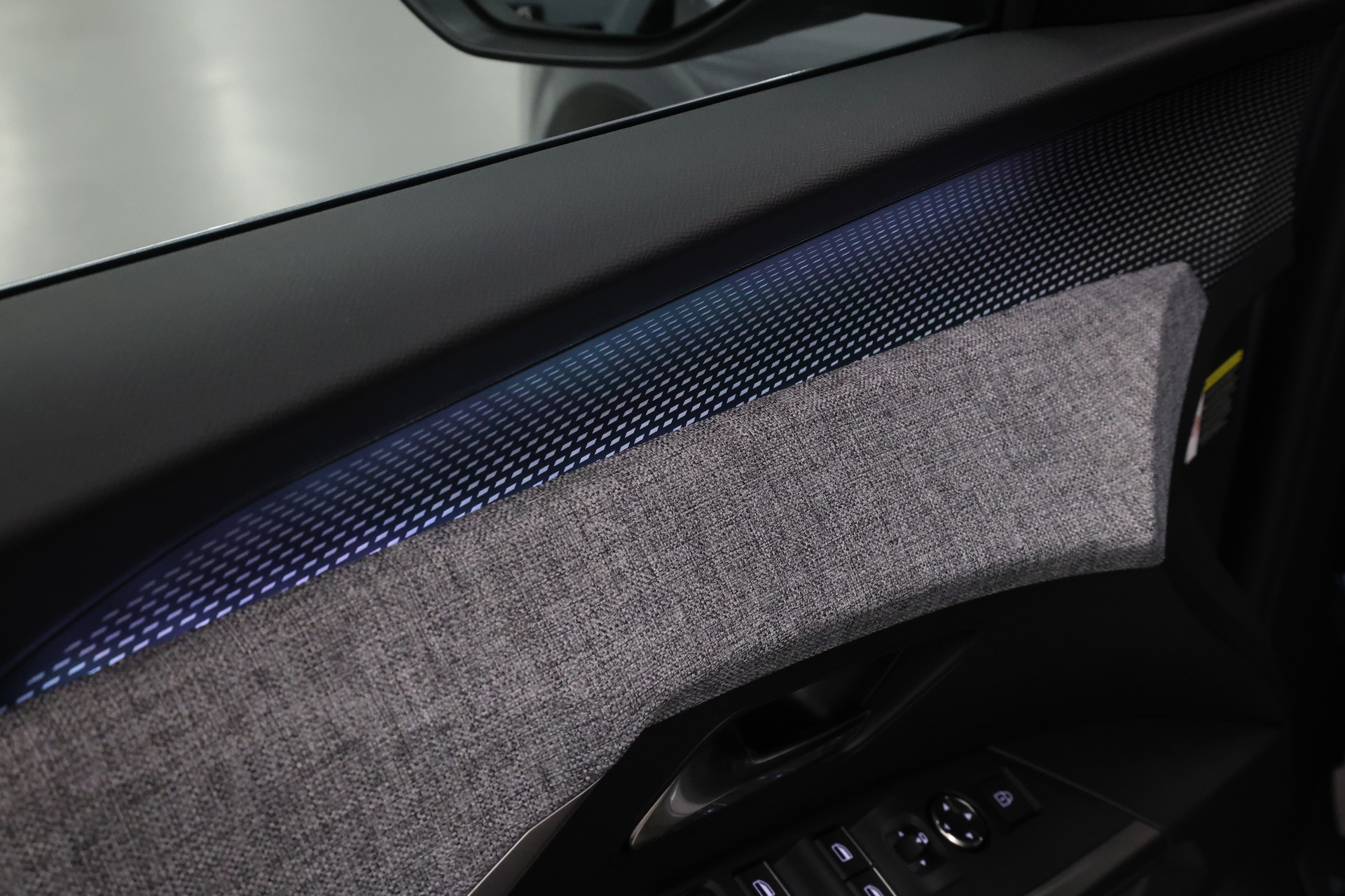 PEUGEOT 5008 1.2 Hybrid GT-image-16