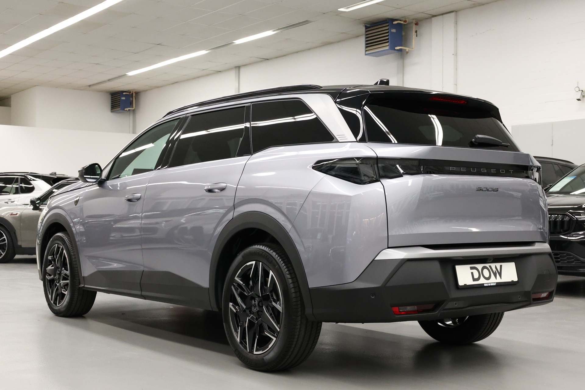 PEUGEOT 5008 1.2 Hybrid GT-image-4