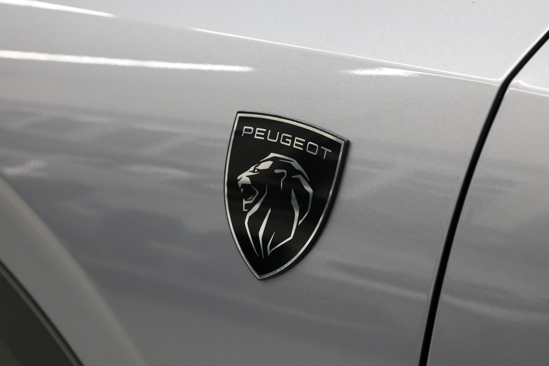 PEUGEOT 5008 1.2 Hybrid GT-image-14