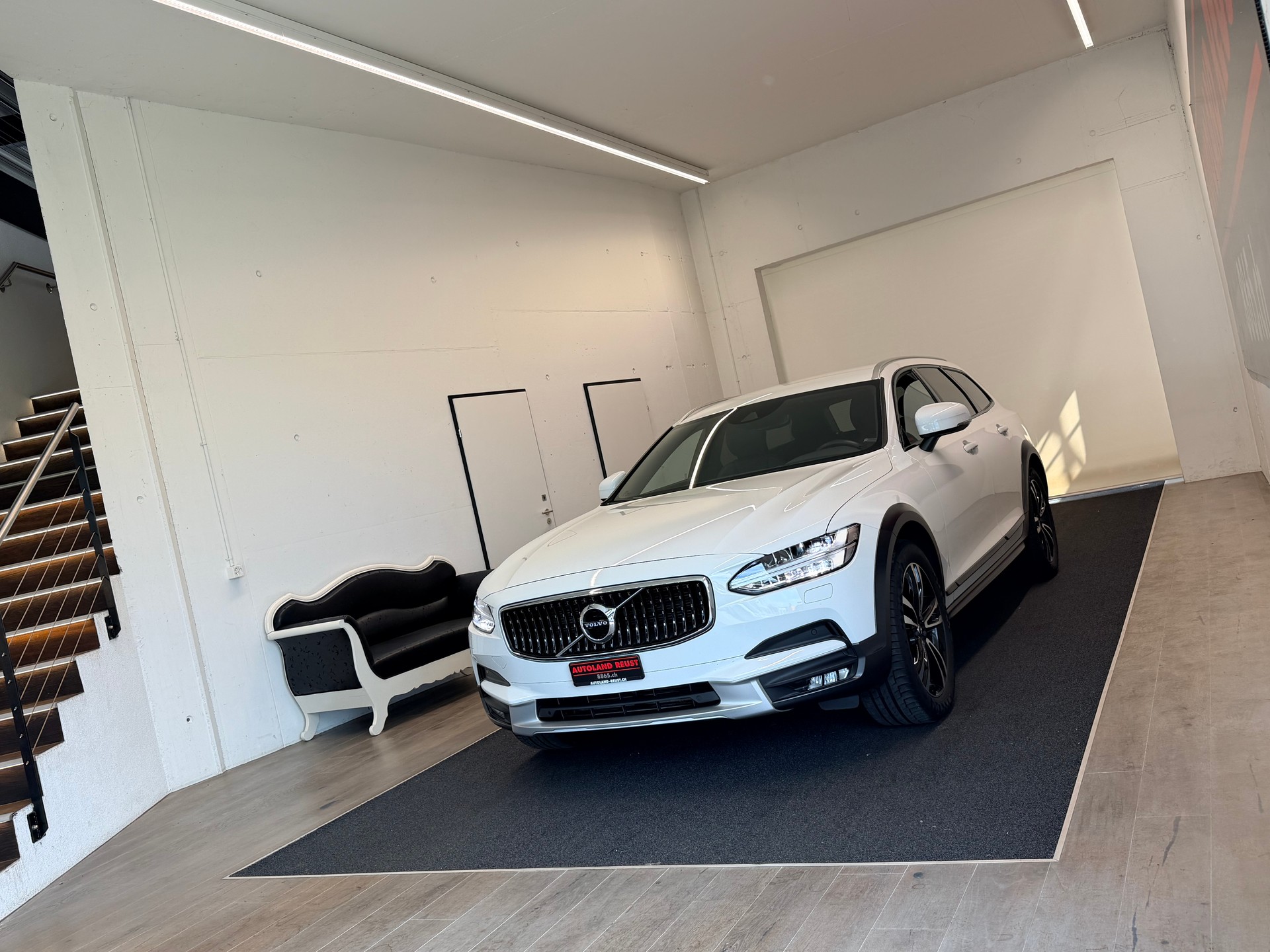 VOLVO V90 Cross Country T5 AWD Geartronic-showroom-element-2