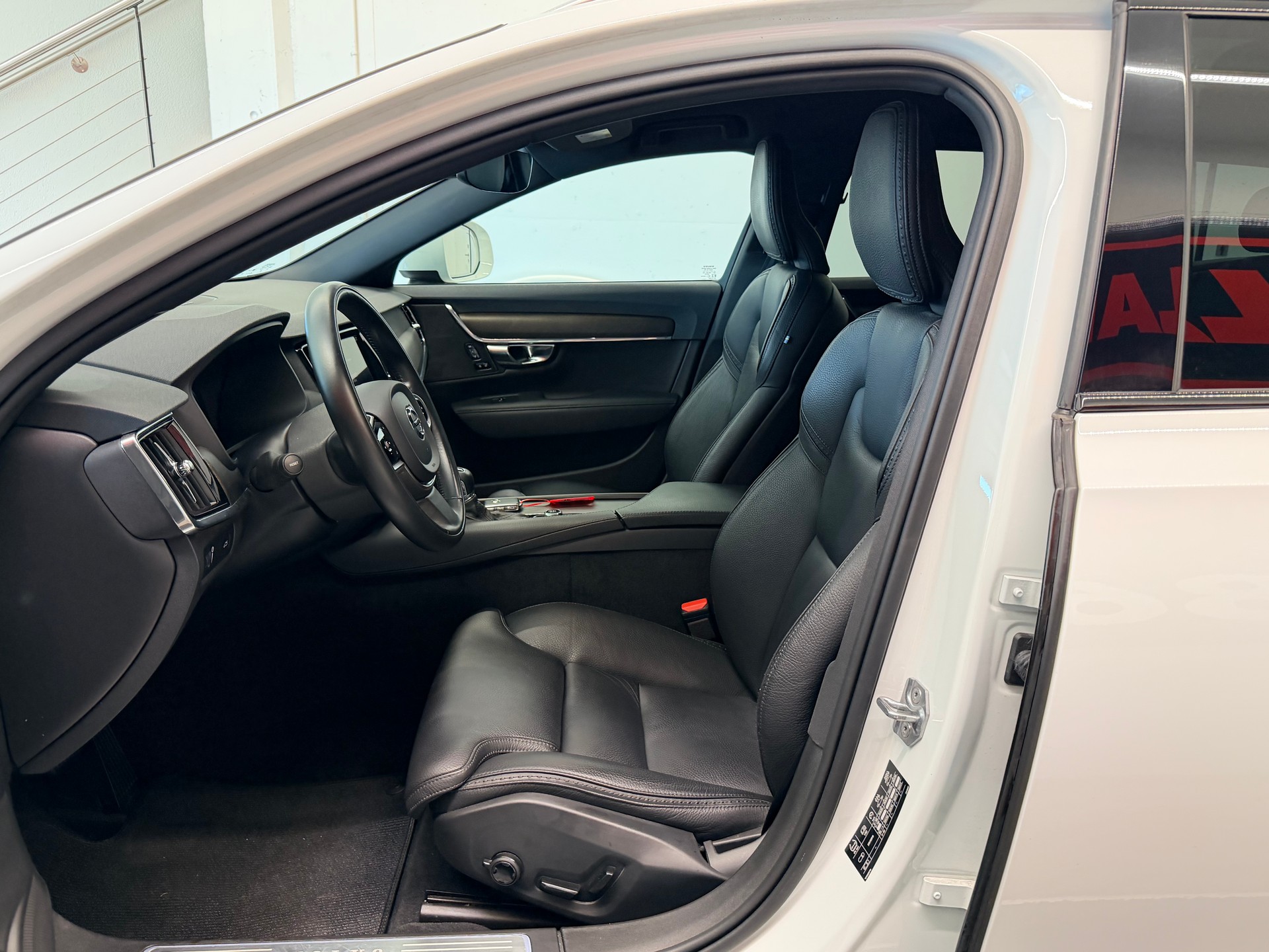 VOLVO V90 Cross Country T5 AWD Geartronic-image-13