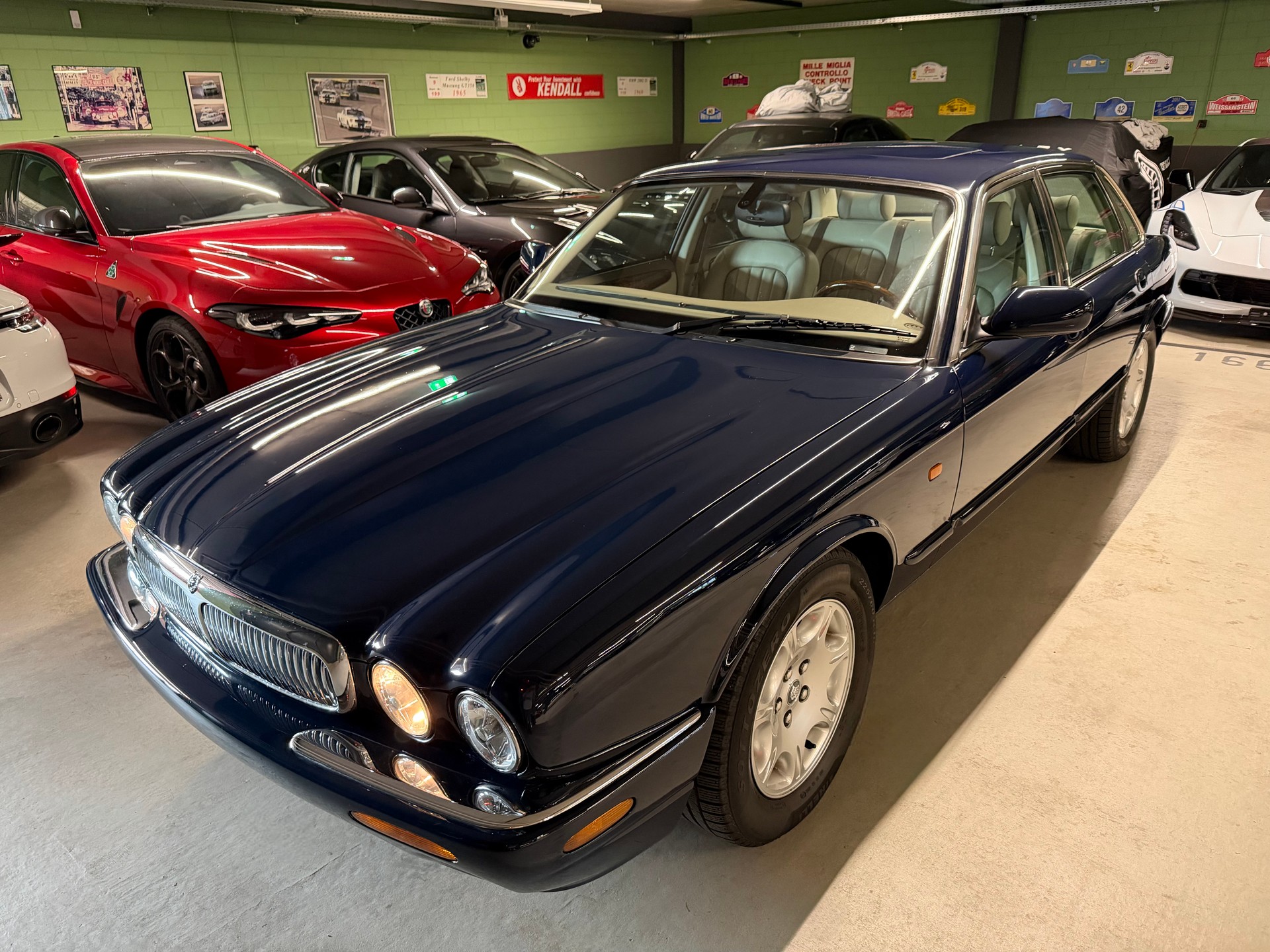 DAIMLER Jaguar XJ8 4,0 X308-image-0
