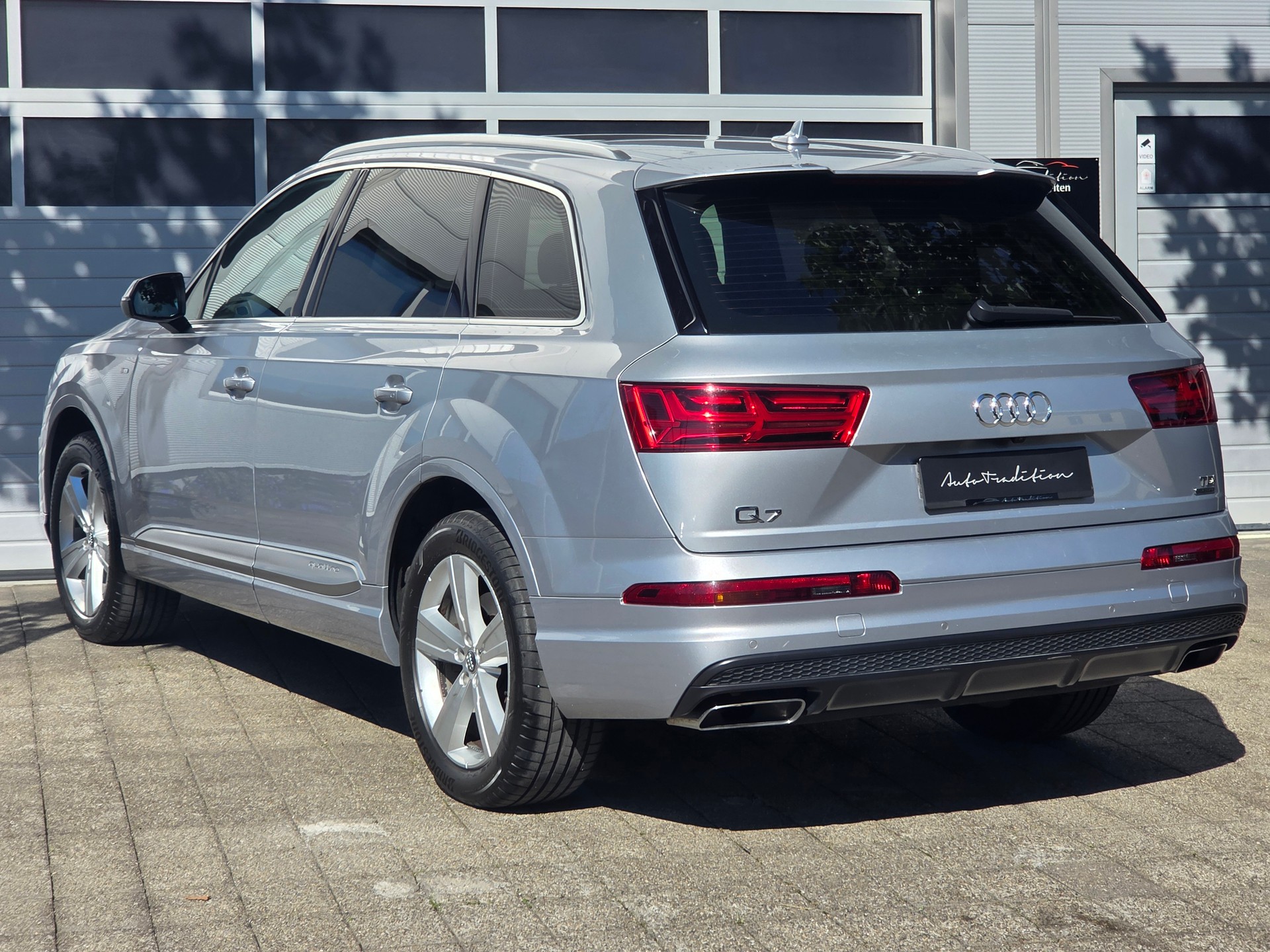 AUDI Q7 3.0 TDI quattro tiptronic // S-LINE INNEN + S-LINE AUSSEN| 7-PLÄTZER| PANORAMA| KEYLESS| MEMORY PAKET| SPURASSISTENT-showroom-element-3