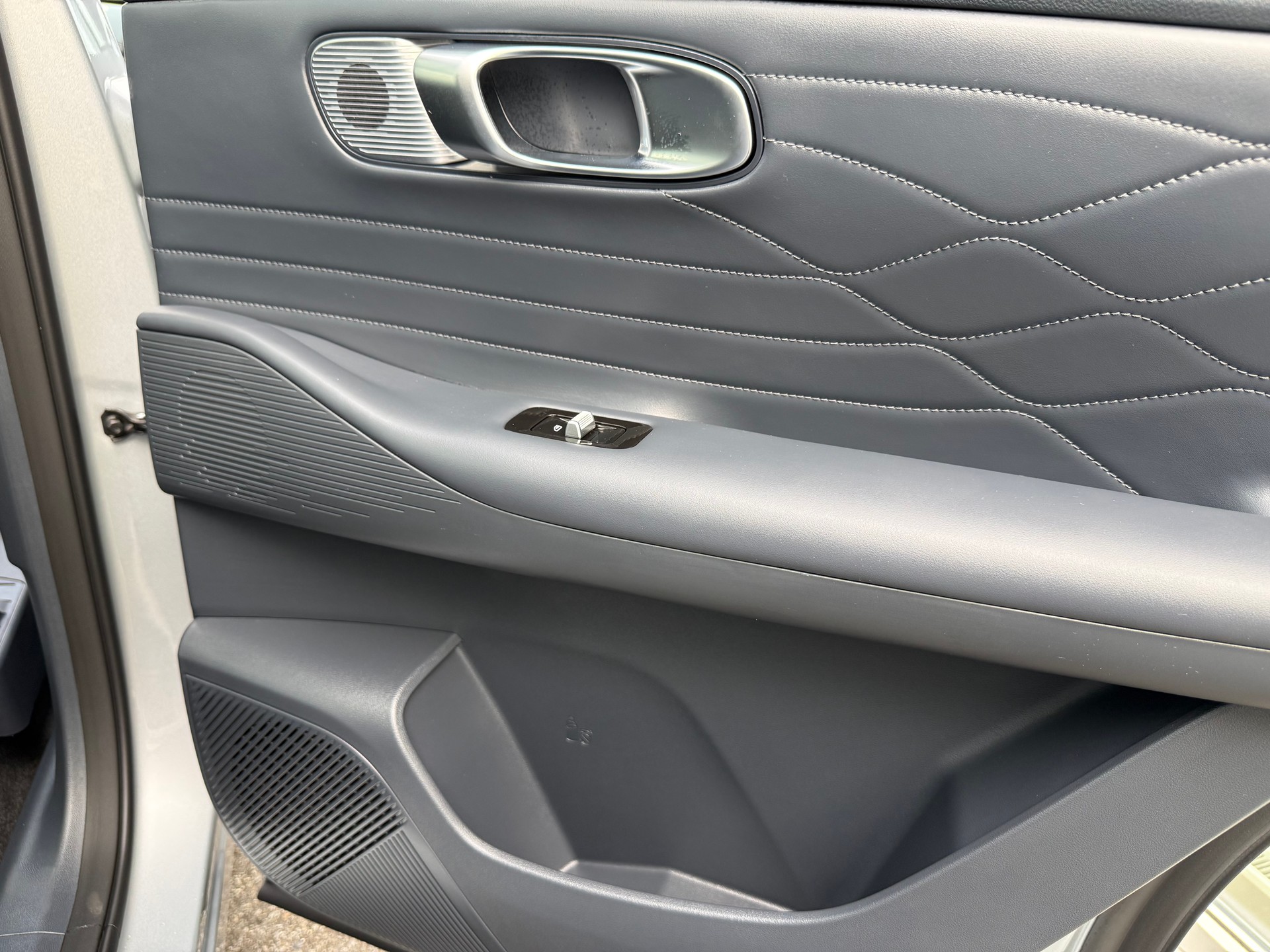 GEELY STARRAY EM-i Max+29.8 kWh volcanic grey-image-20