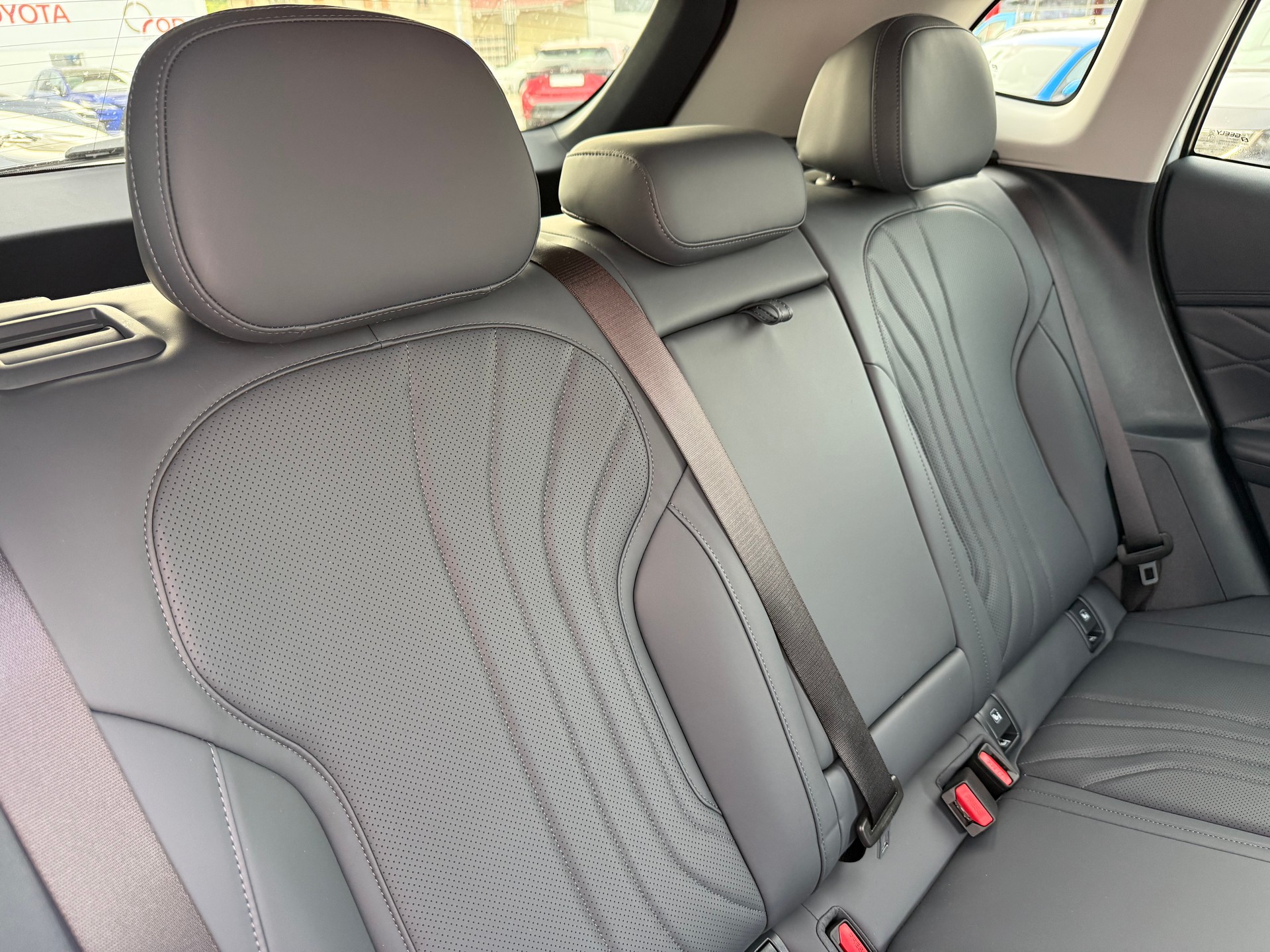 GEELY STARRAY EM-i Max+29.8 kWh volcanic grey-image-16