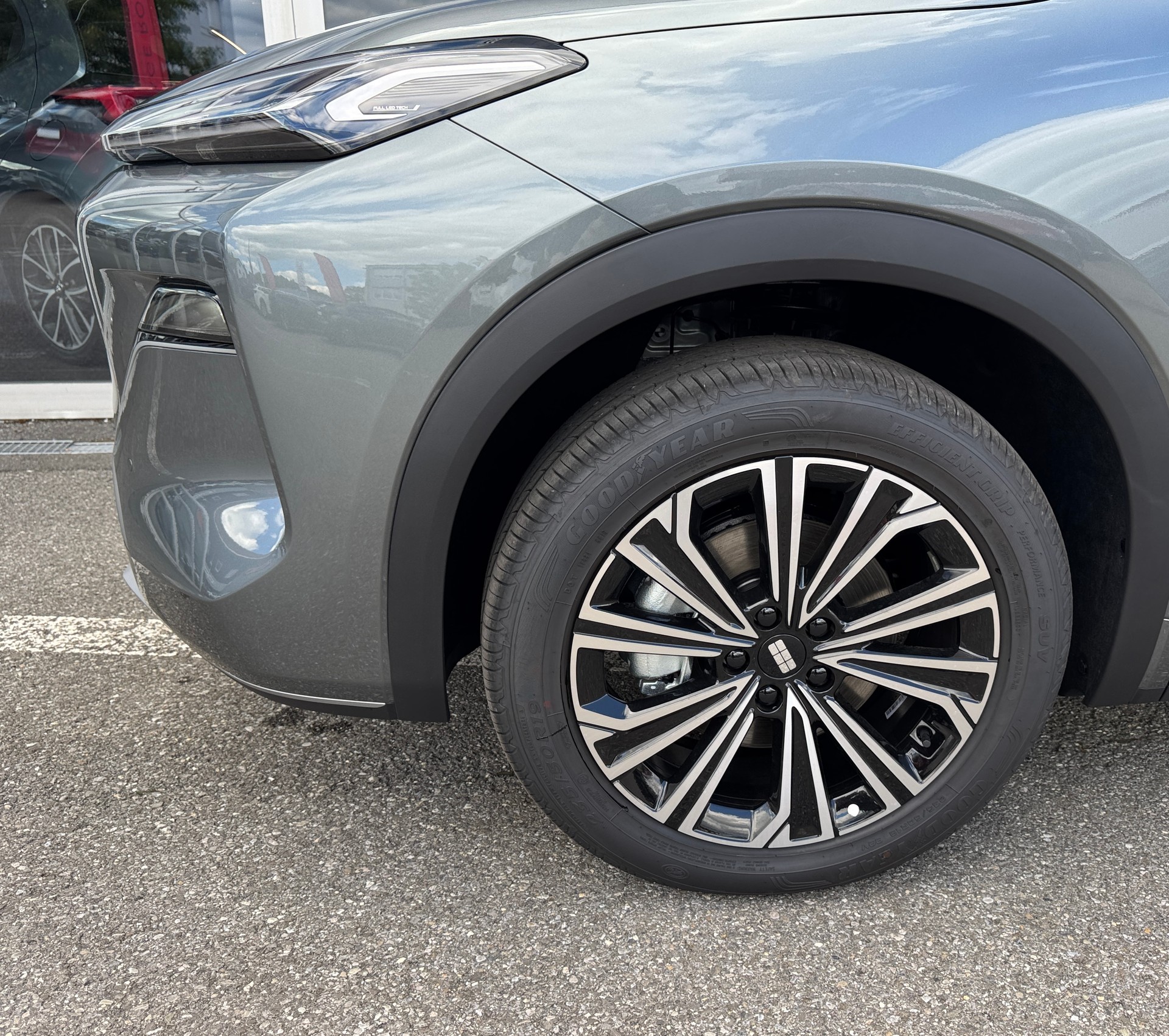 GEELY STARRAY EM-i Max+29.8 kWh volcanic grey-image-4
