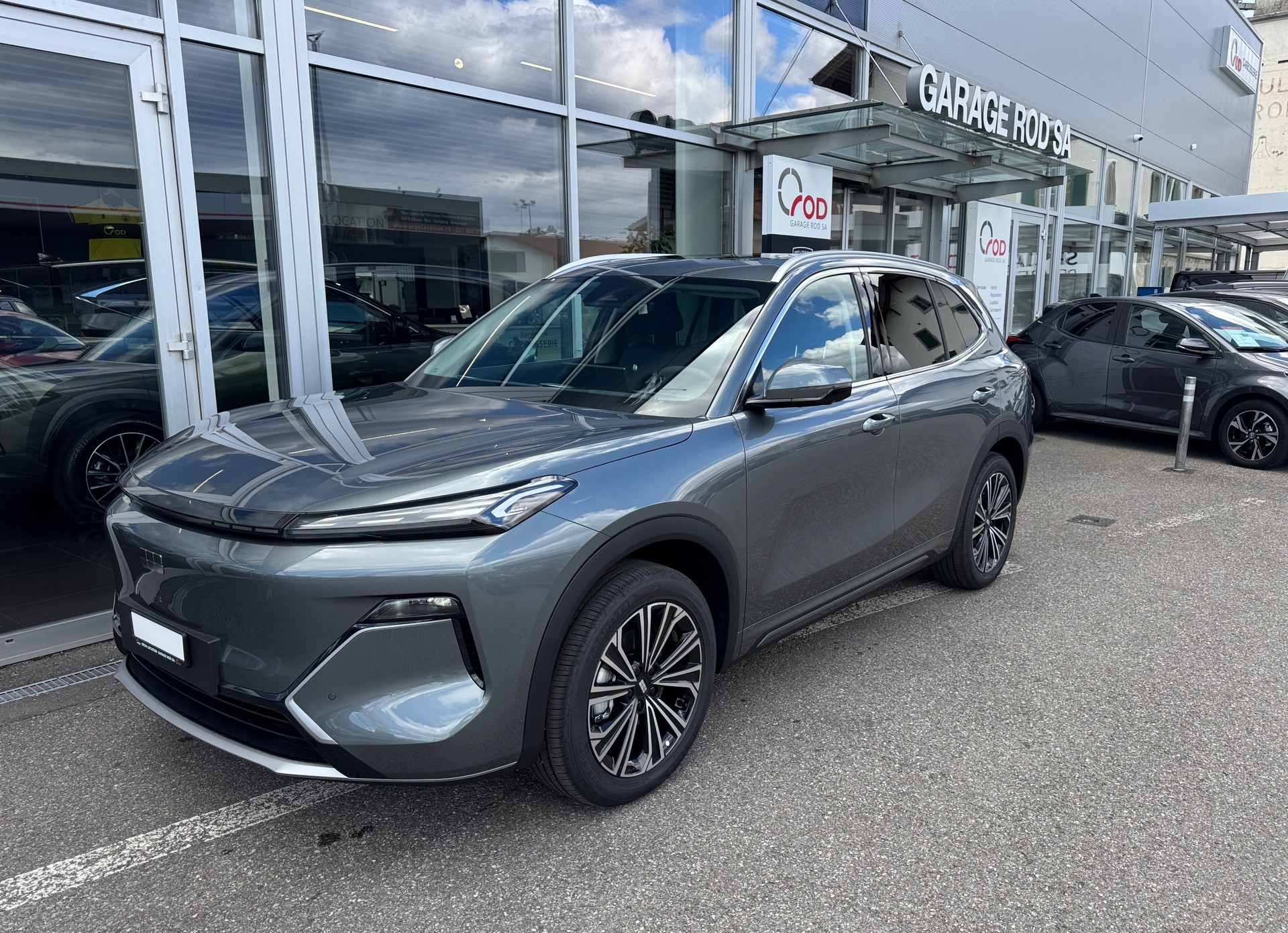 GEELY STARRAY EM-i Max+29.8 kWh volcanic grey