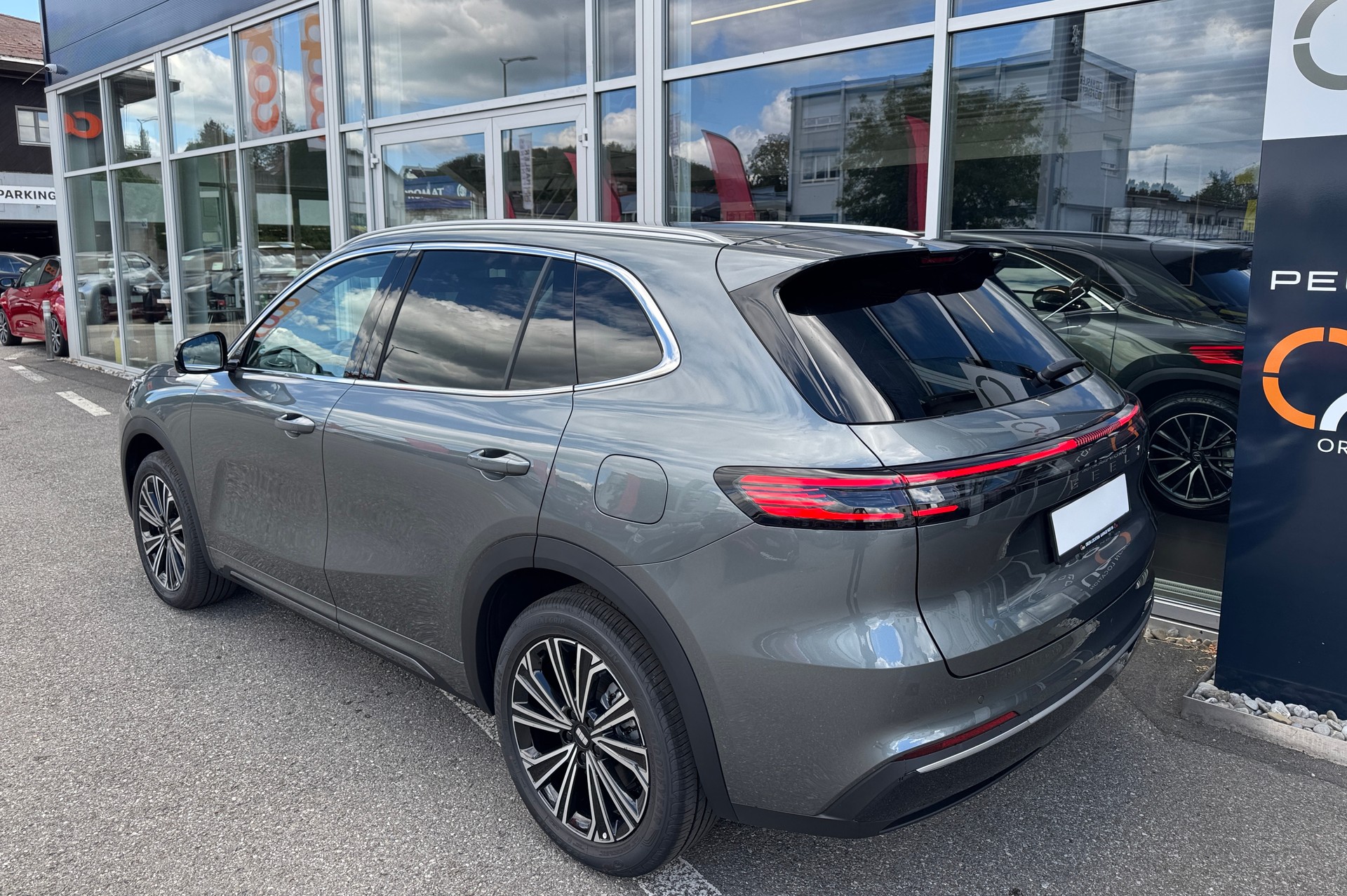 GEELY STARRAY EM-i Max+29.8 kWh volcanic grey-image-5