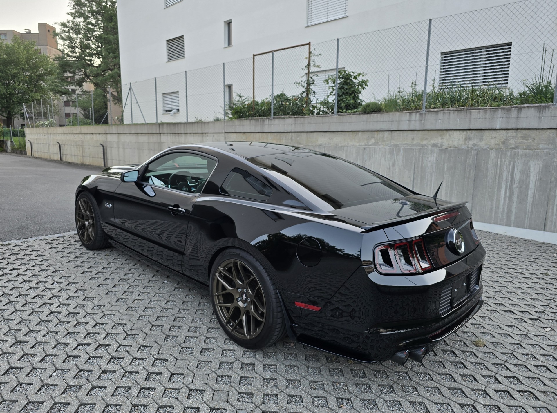 FORD MUSTANG GT 5.0-showroom-element-3