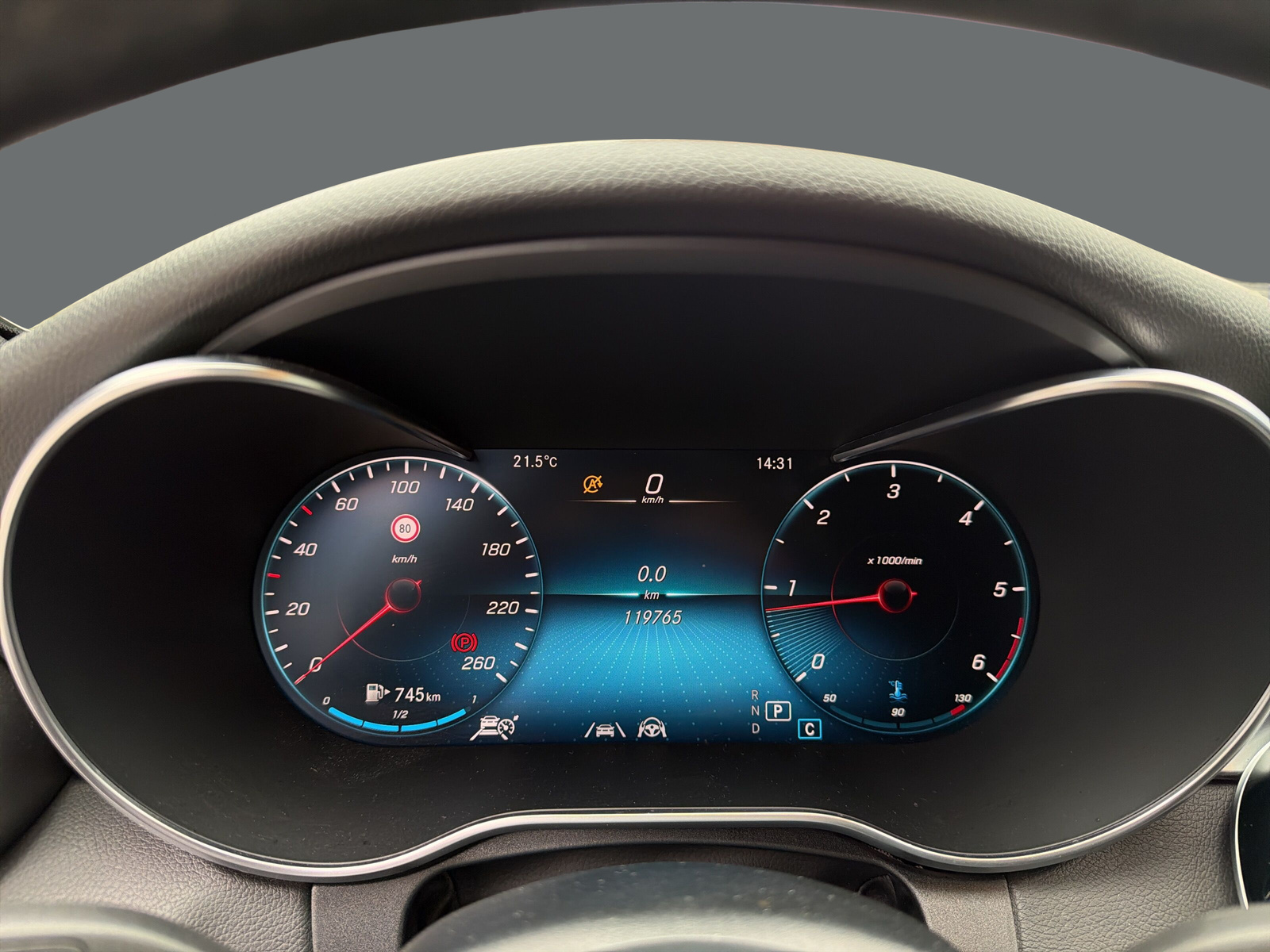 MERCEDES-BENZ C 220d SwissStar AMG L.4M-image-10