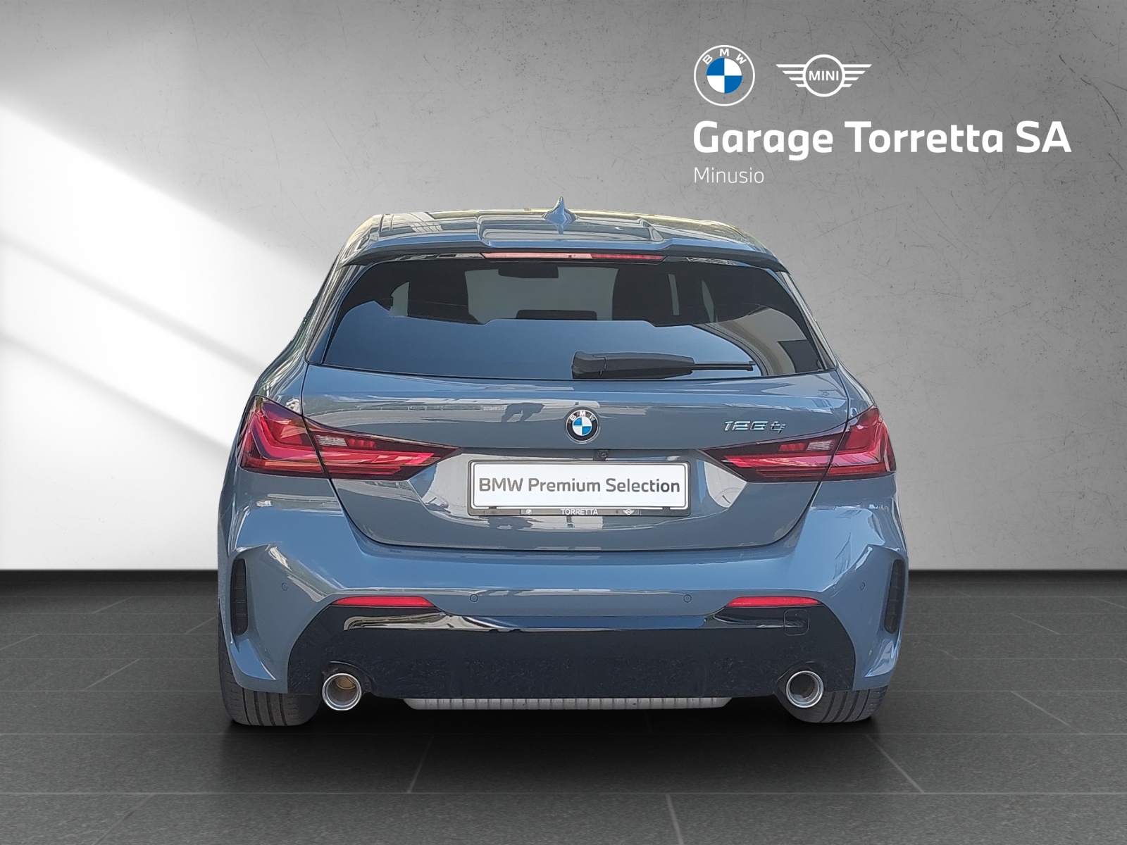 BMW 128ti Steptronic-showroom-element-3