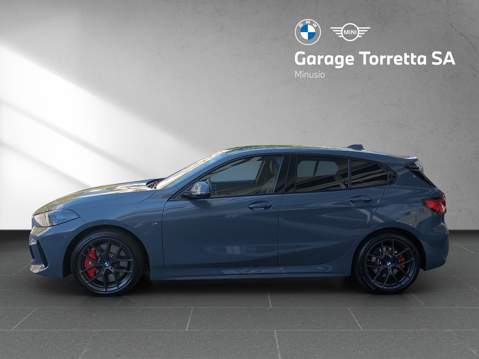 BMW 128ti Steptronic-showroom-element-1