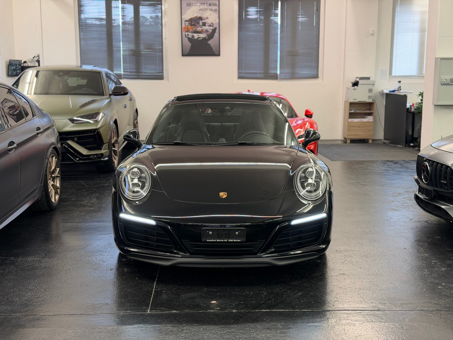 PORSCHE 911 Carrera 4S PDK-showroom-element-2