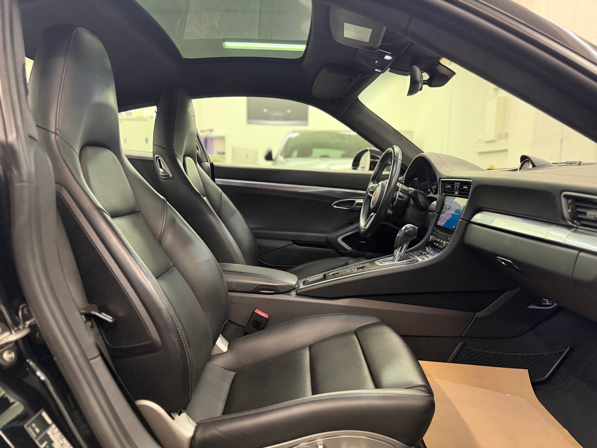 PORSCHE 911 Carrera 4S PDK-image-15