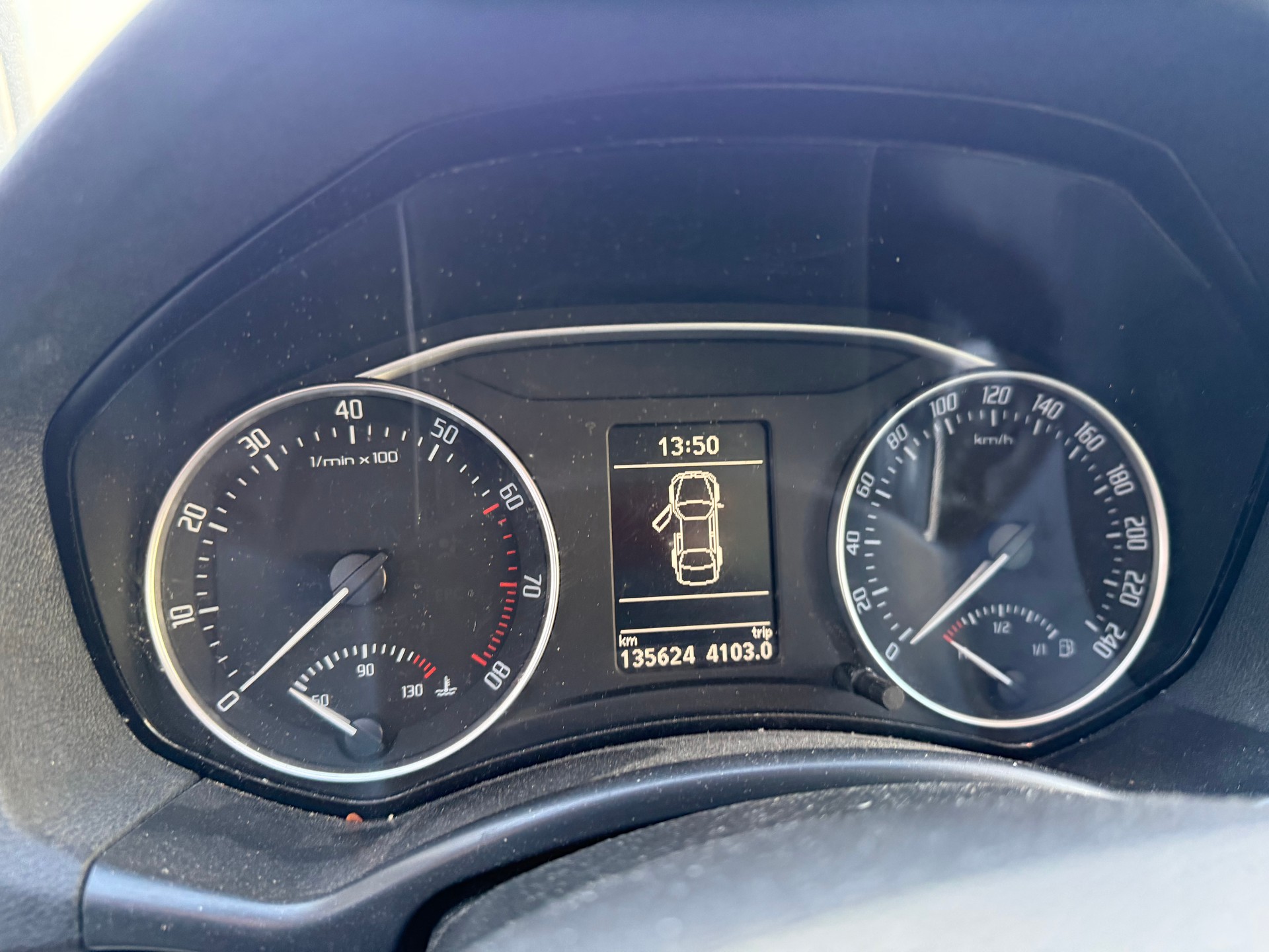 SKODA Octavia Combi 1.4 TSI Ambiente DSG-image-8