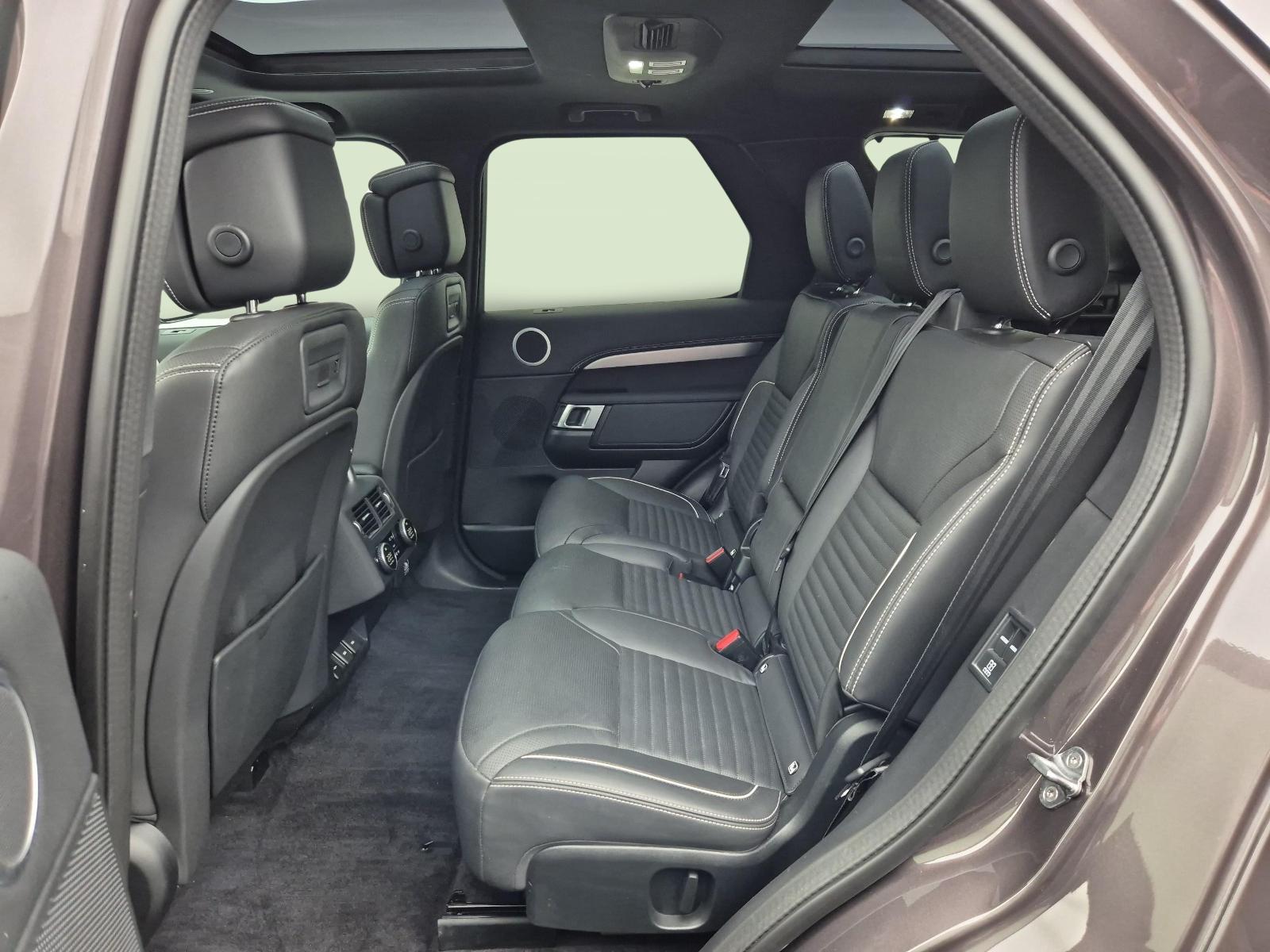 LAND ROVER Discovery 3.0 D I6 300 Dynamic HSE 7 Plätzer-showroom-element-3