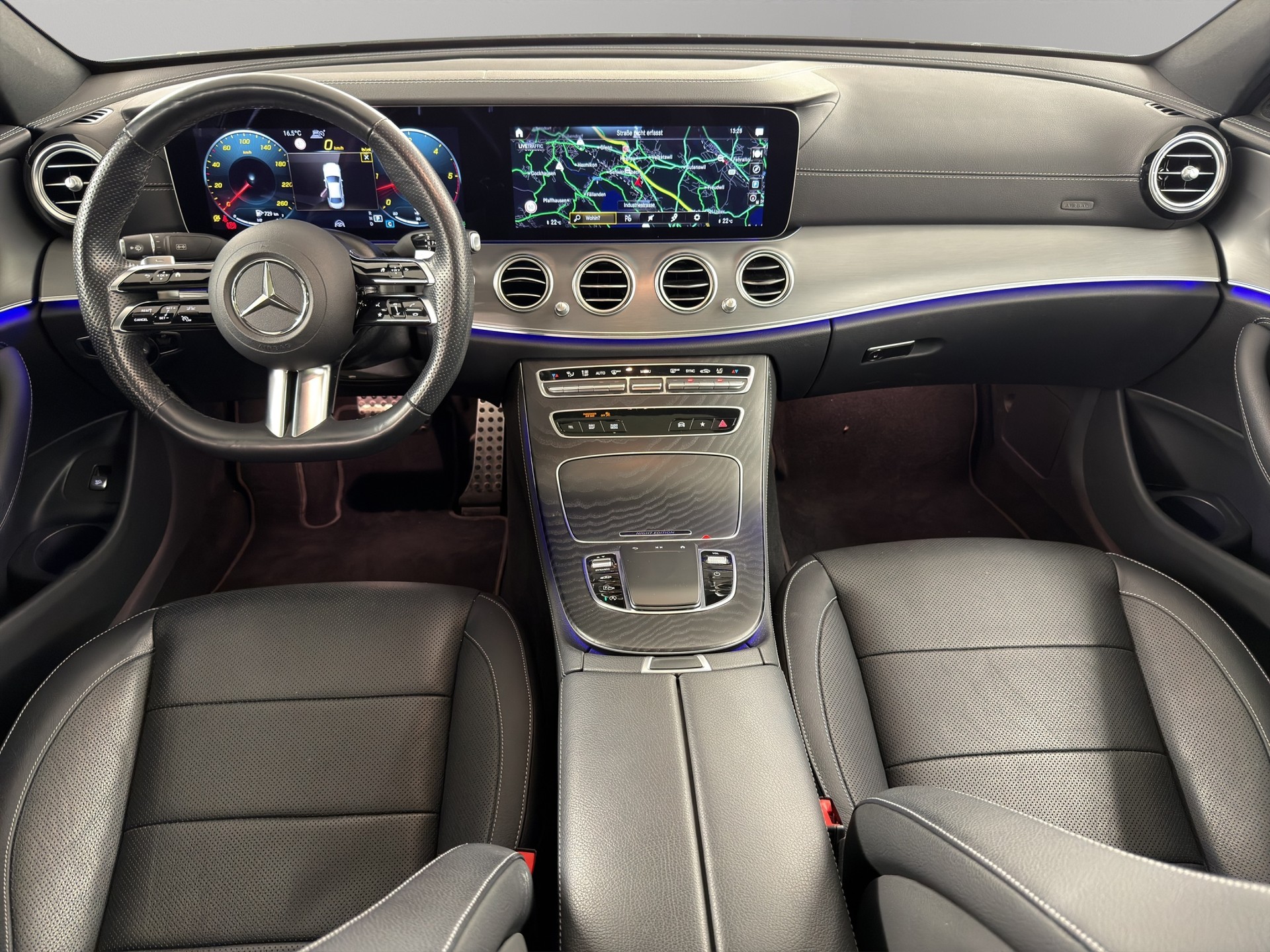 MERCEDES-BENZ E-Klasse E 400 d AMG Line 4matic-image-11