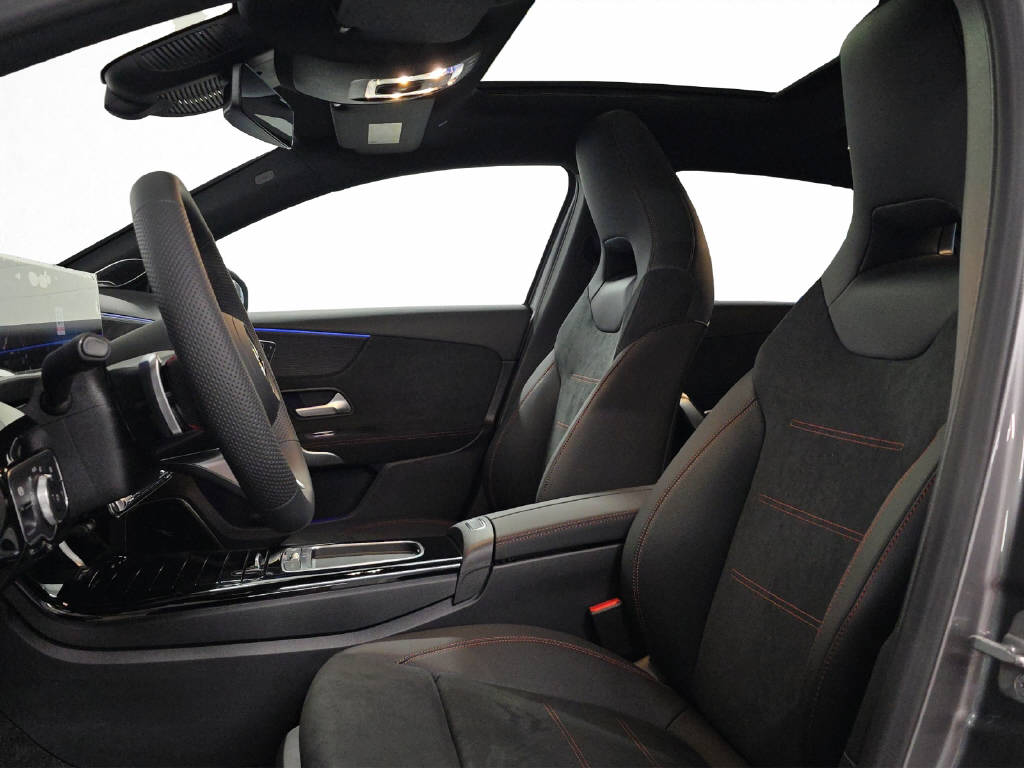 MERCEDES-BENZ A 200 AMG Line Night Star-image-10