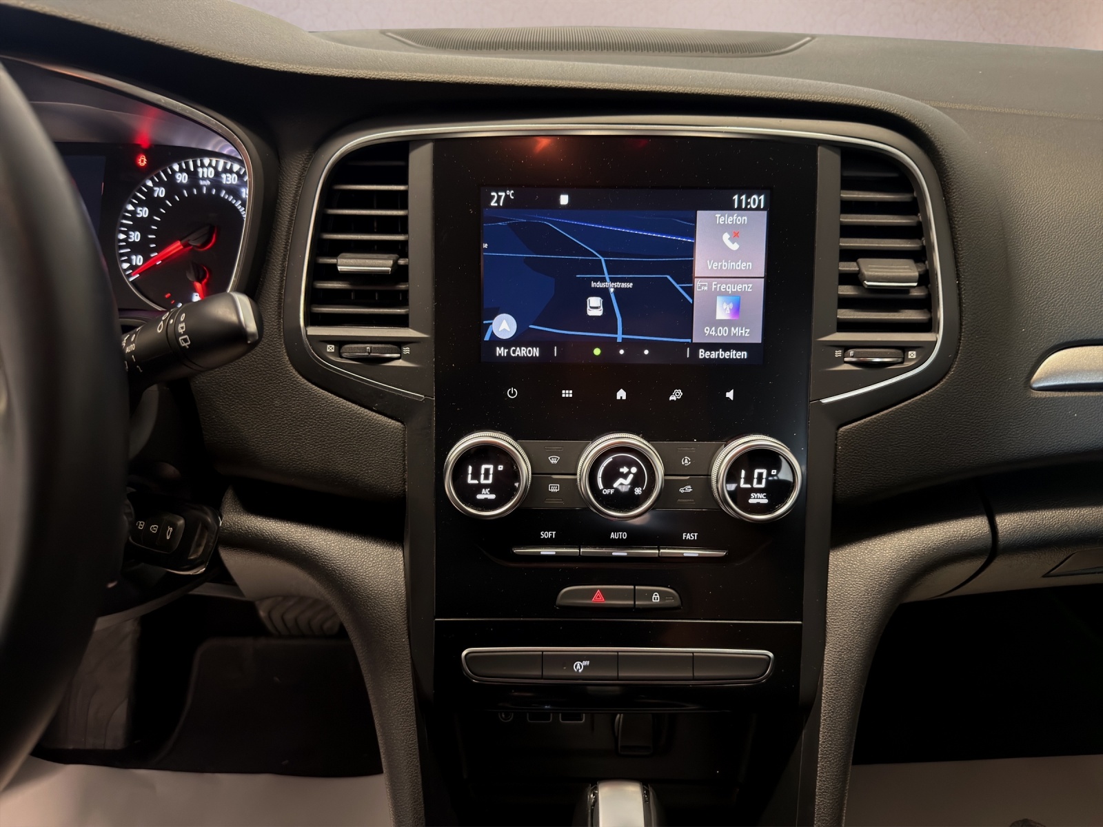RENAULT Mégane Grandtour 1.3 16V Turbo Intens EDC-image-17