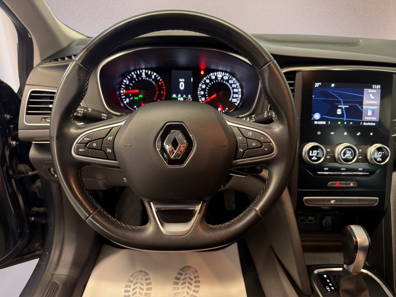 RENAULT Mégane Grandtour 1.3 16V Turbo Intens EDC-image-8