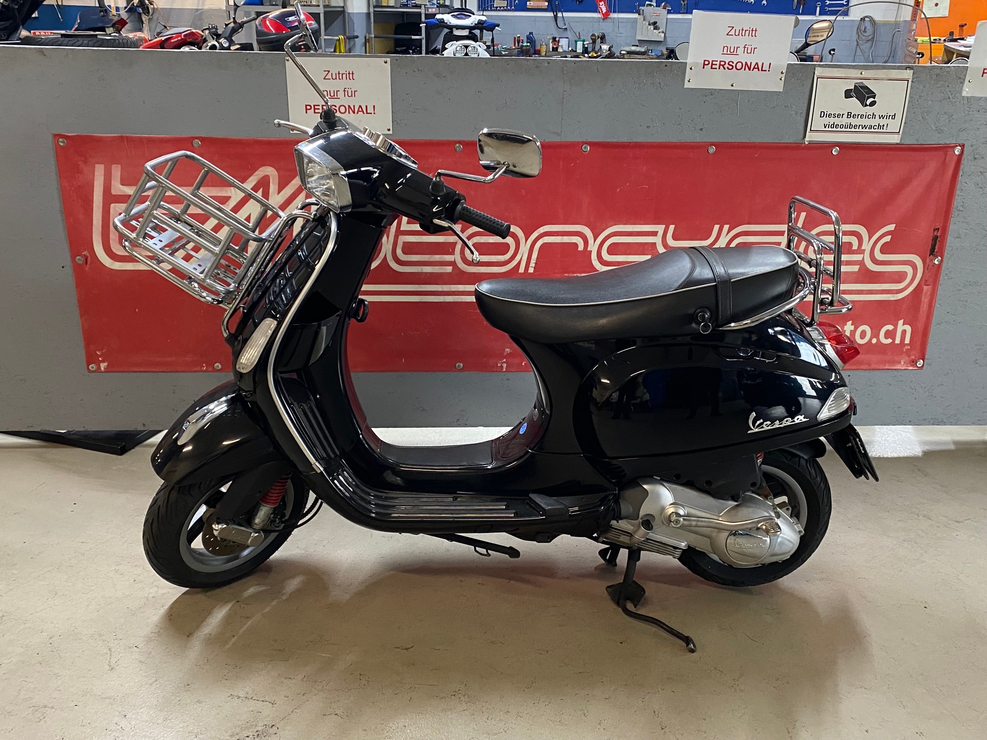 PIAGGIO Vespa 125 LXS-image-0