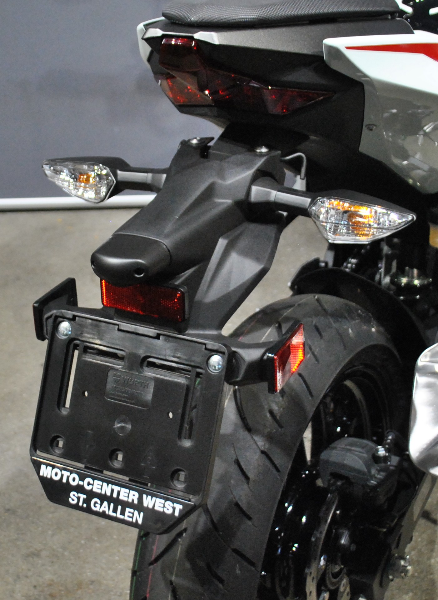 KAWASAKI Z 400-image-8