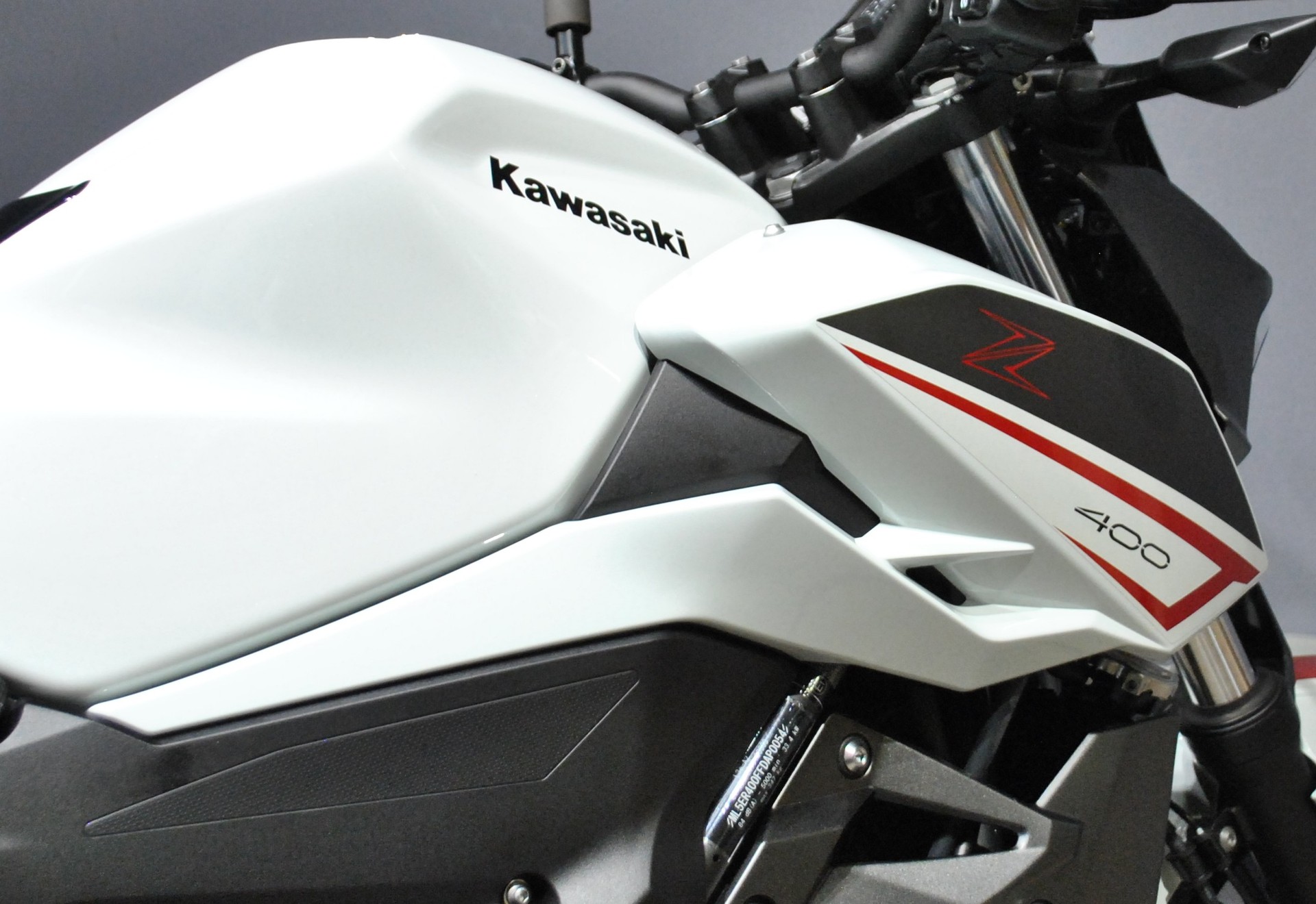 KAWASAKI Z 400-image-6