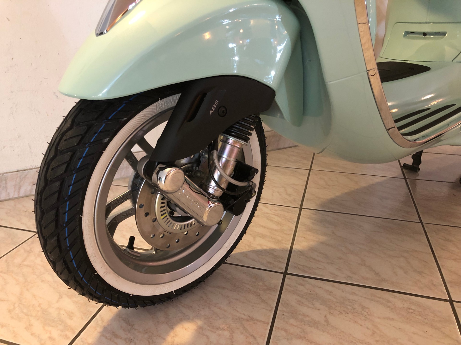 PIAGGIO Vespa 125 Primavera ABS-image-4