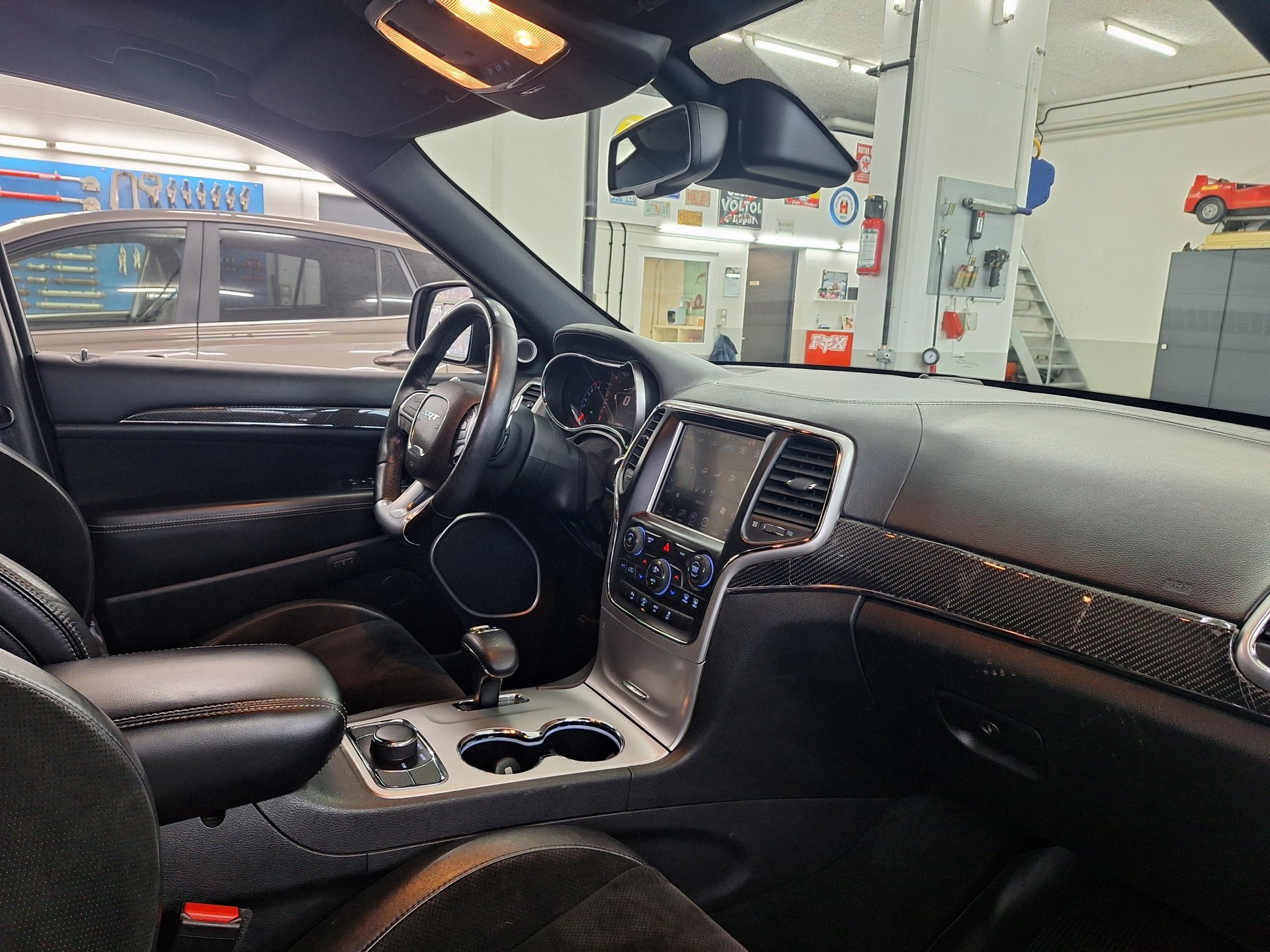 JEEP Grand Cherokee 6.4 V8 HEMI SRT8 Automatic đ„Facelift mit AnhĂ€ngerkupplungđ„AB MFK 27.02.26đ„-image-10