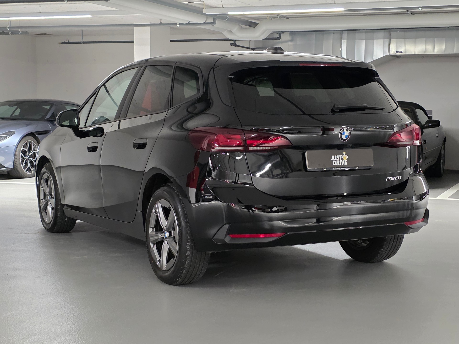 BMW 220i Active Tourer DKG-image-6