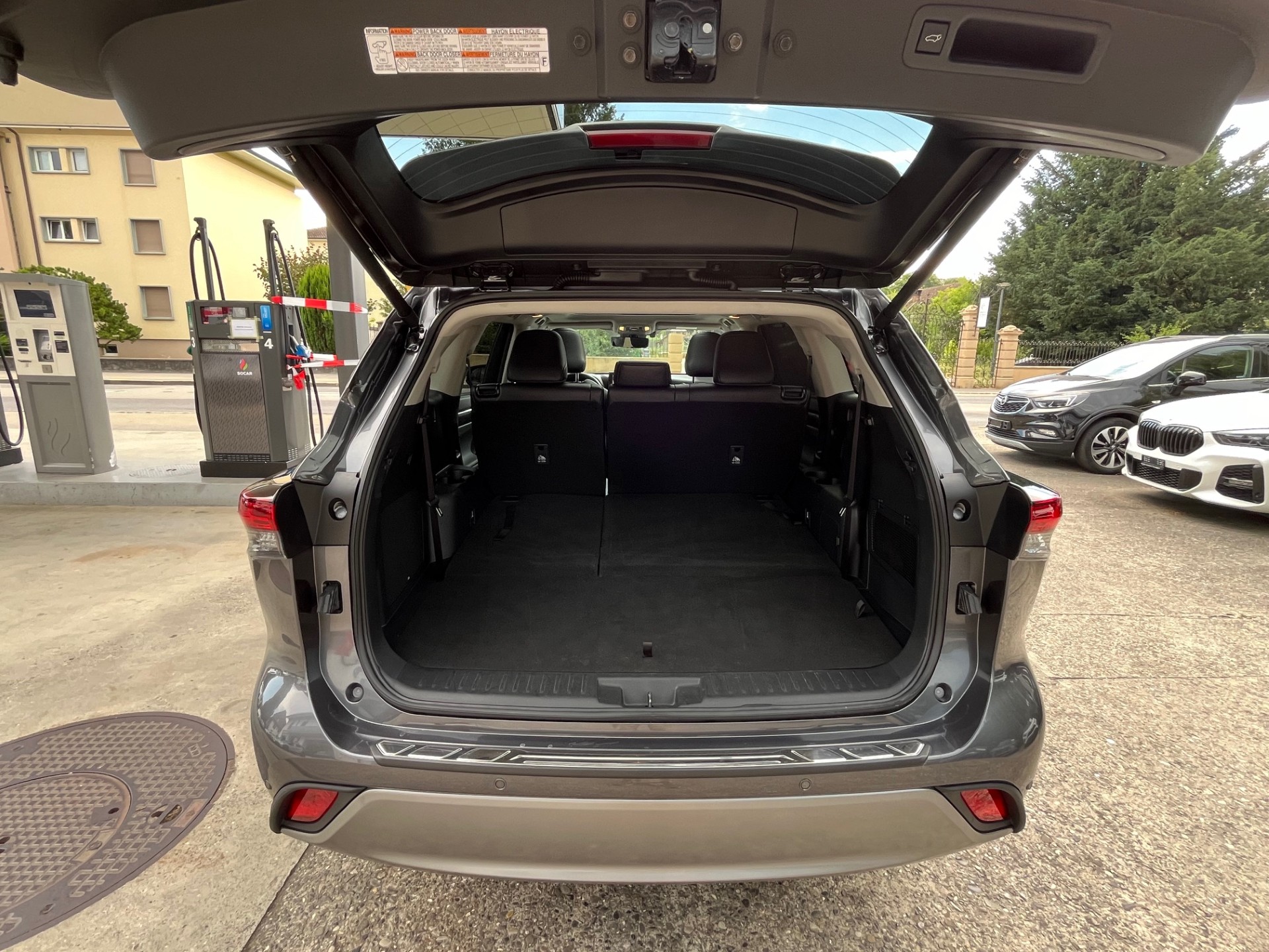 TOYOTA Highlander 2.5 HSD Premium e-CVT-image-11