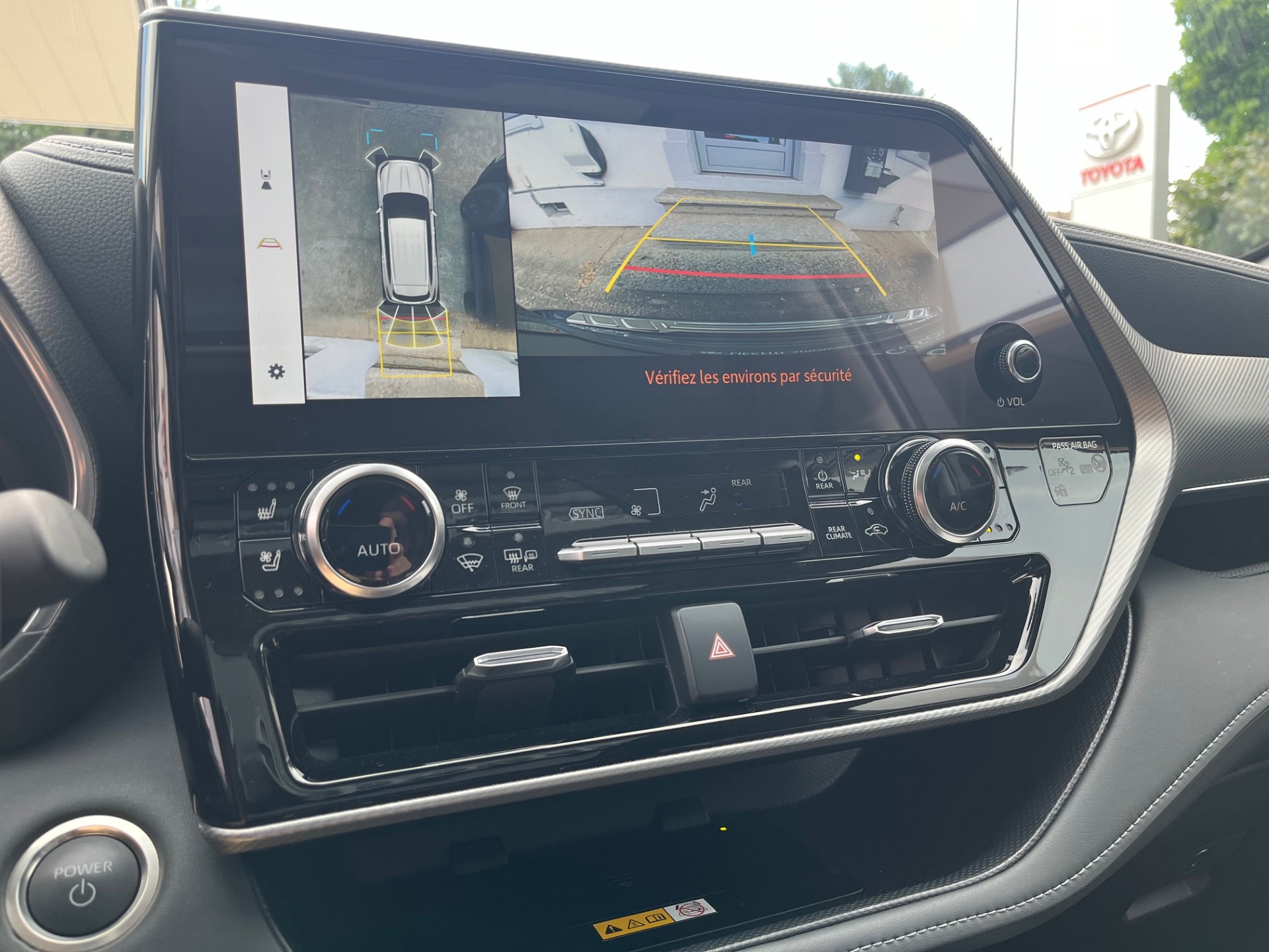 TOYOTA Highlander 2.5 HSD Premium e-CVT-image-14