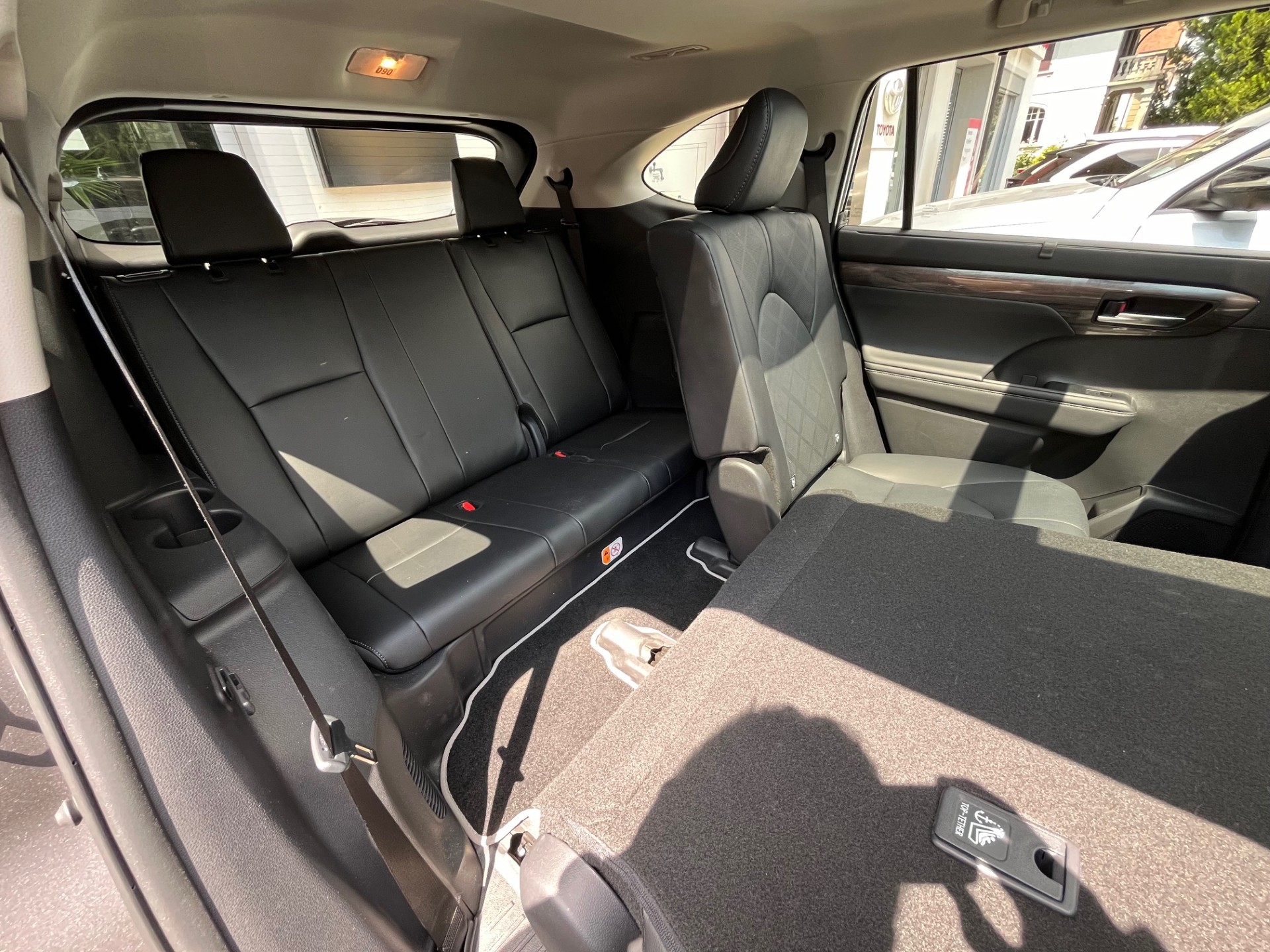 TOYOTA Highlander 2.5 HSD Premium e-CVT-image-18