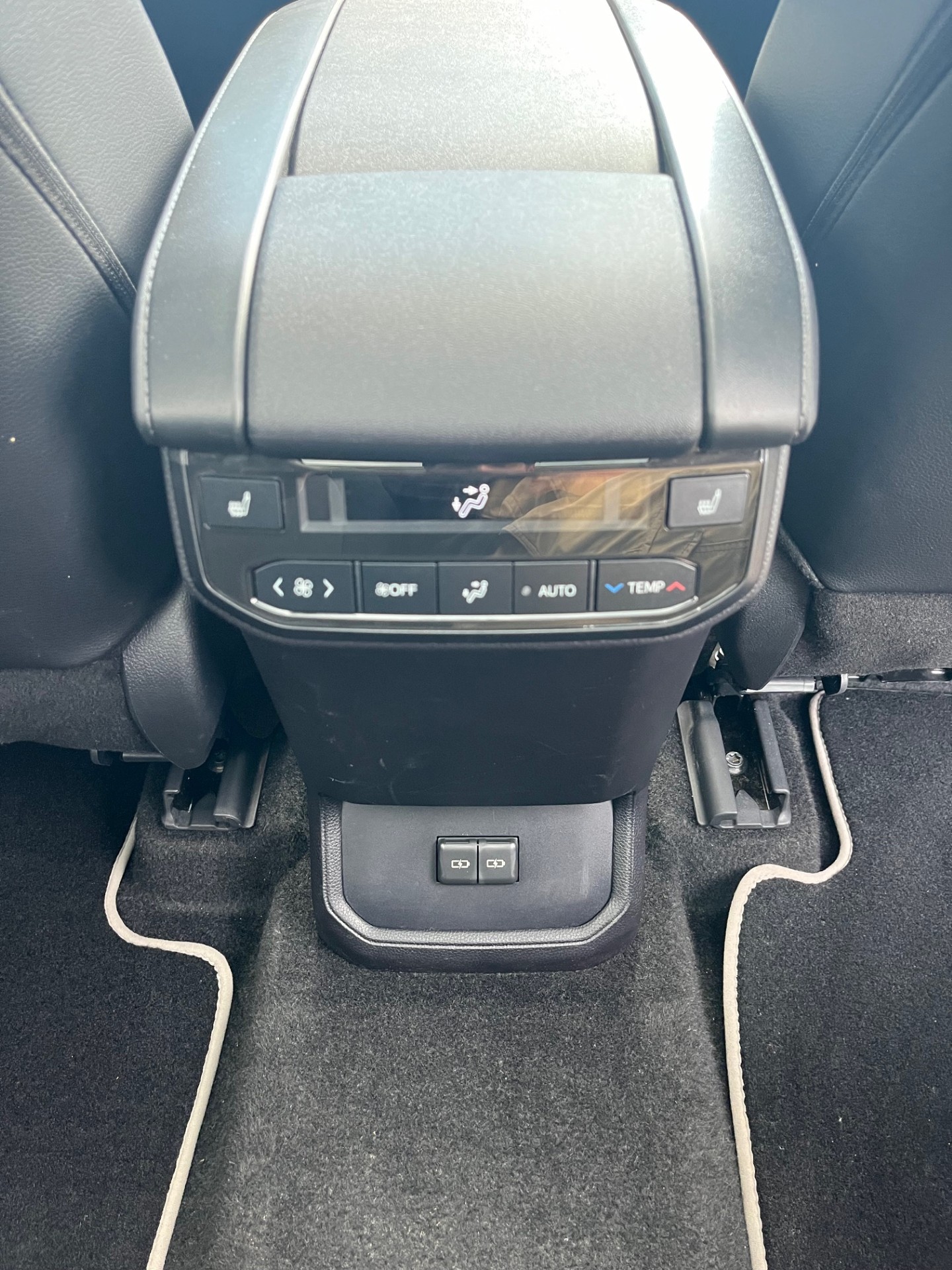 TOYOTA Highlander 2.5 HSD Premium e-CVT-image-13