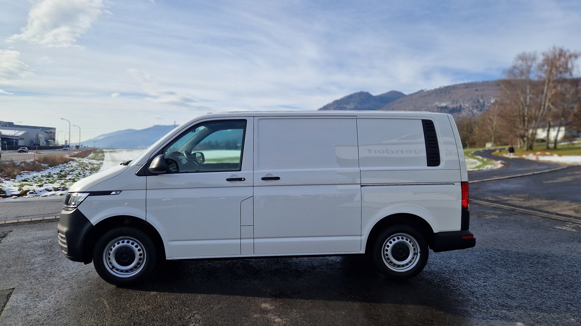 VW T6.1 2.0 TDI-image-2