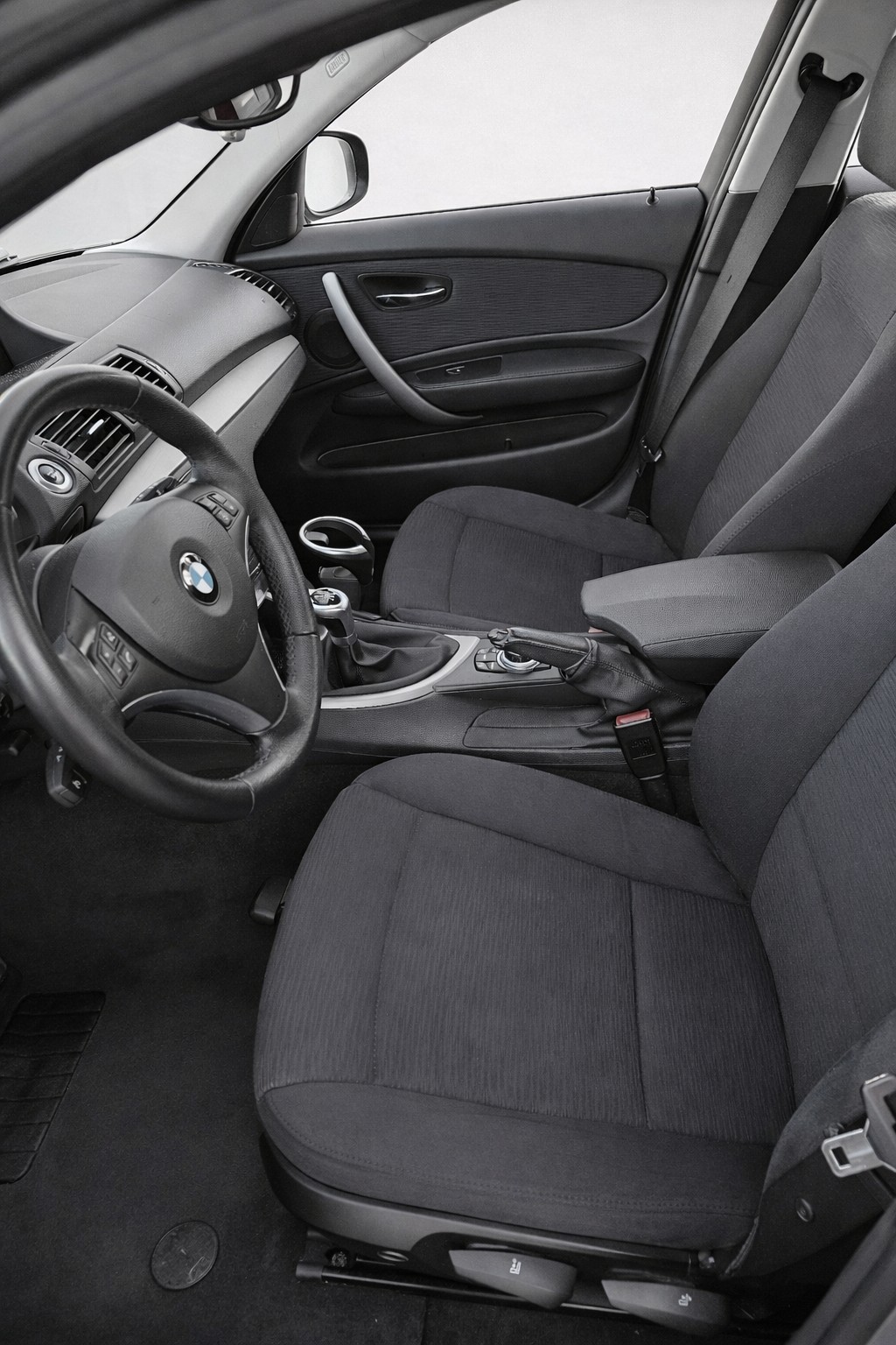 BMW 116i Dynamic Edition-image-9