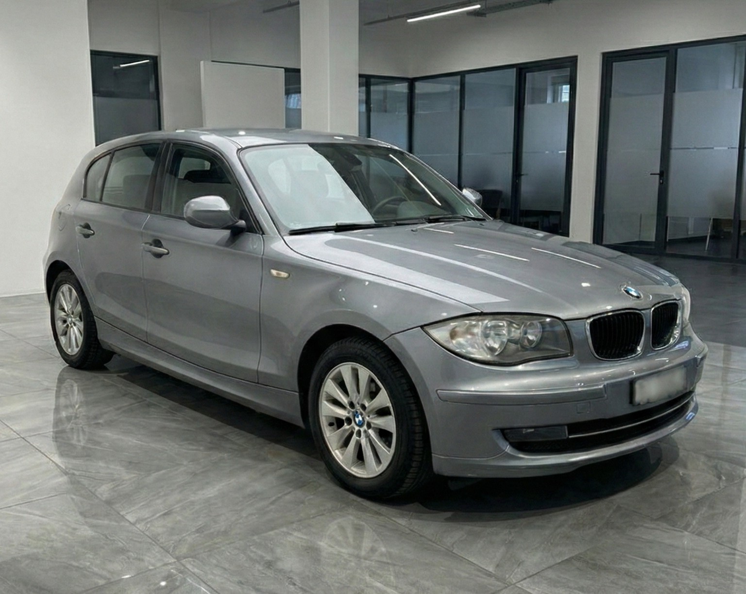 BMW 116i Dynamic Edition-image-2