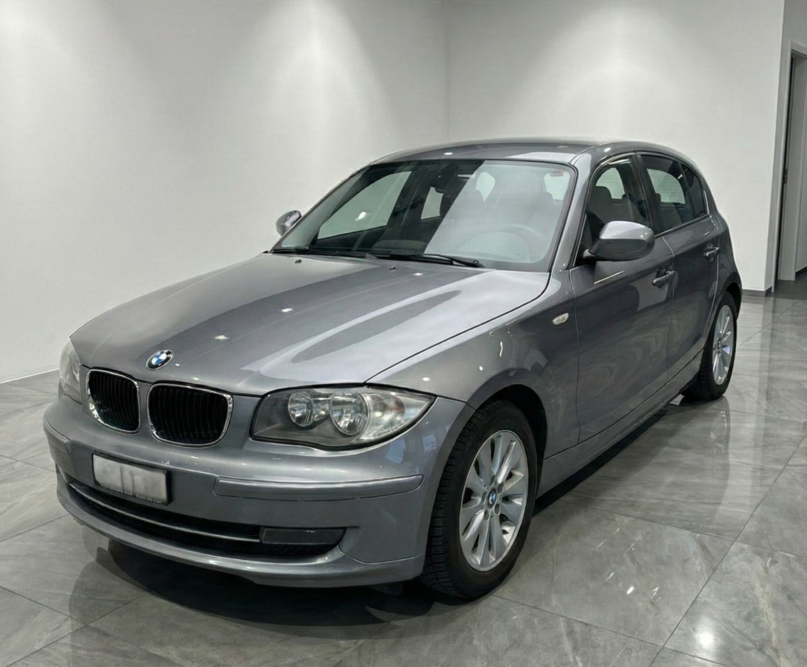 BMW 116i Dynamic Edition-image-1