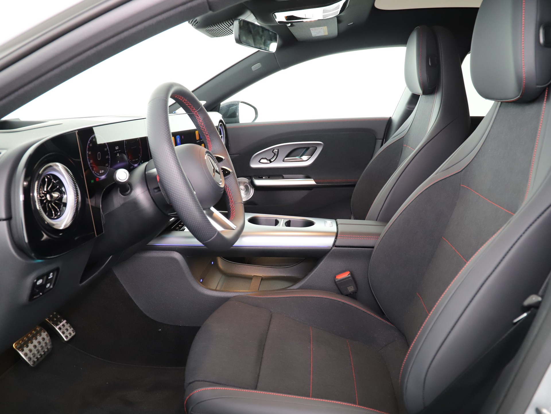 MERCEDES-BENZ CLA 220 8G-DCT 4Matic-image-8