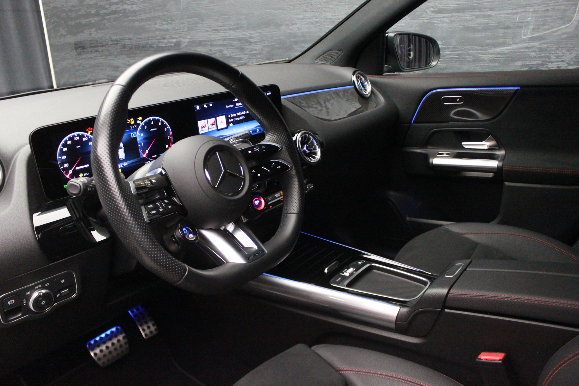 MERCEDES-BENZ GLA AMG 35 4Matic 8G-DCT-image-18