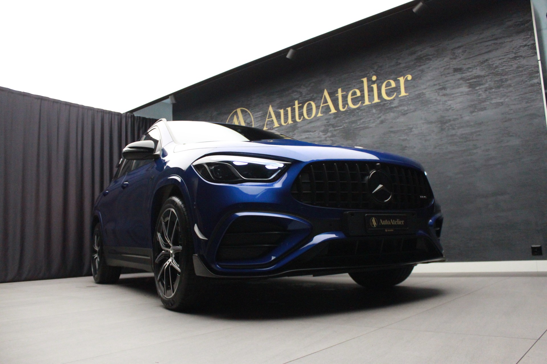 MERCEDES-BENZ GLA AMG 35 4Matic 8G-DCT-image-4