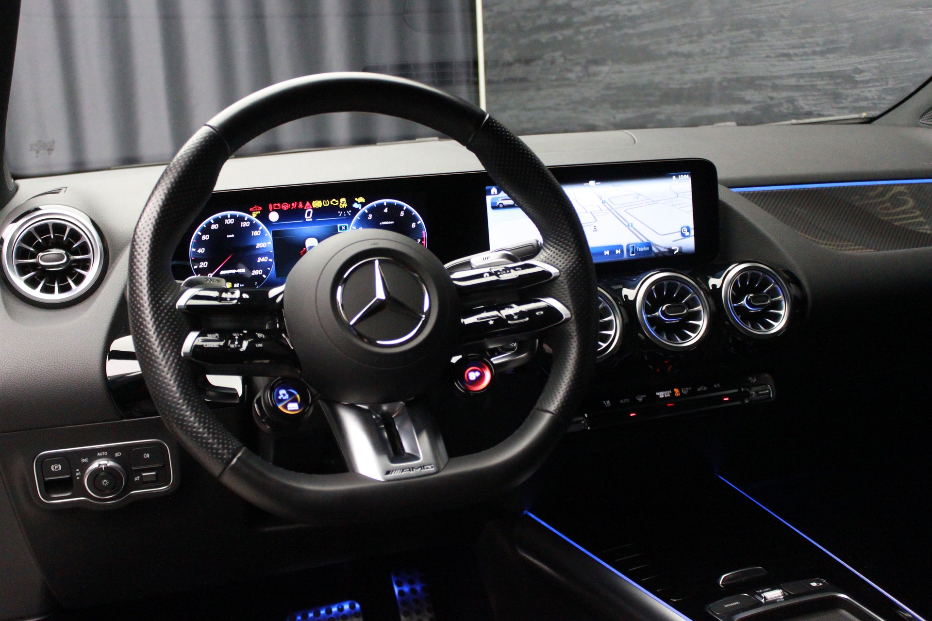 MERCEDES-BENZ GLA AMG 35 4Matic 8G-DCT-image-19