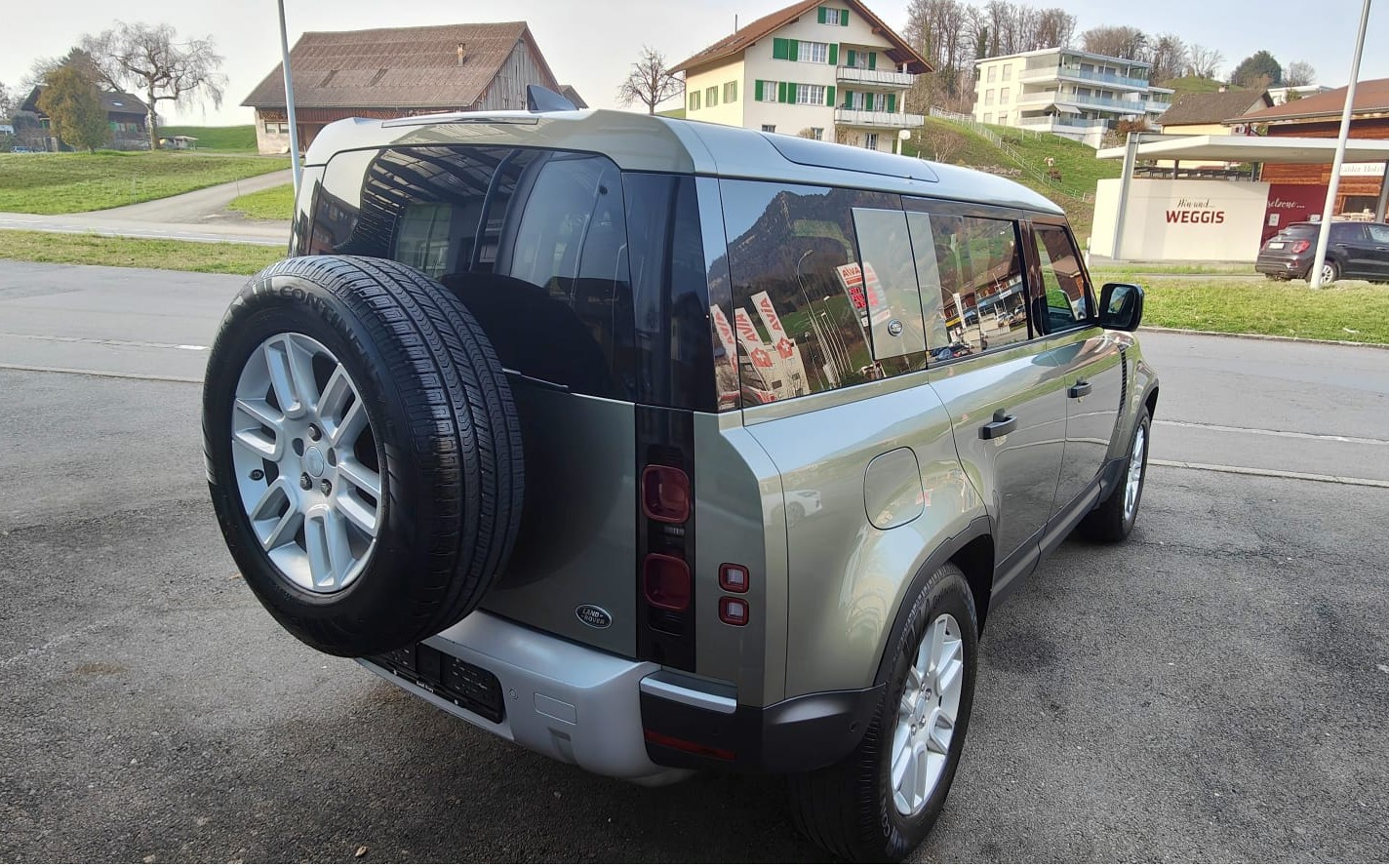 LAND ROVER Defender 110 D200 SD4 AT8-image-4
