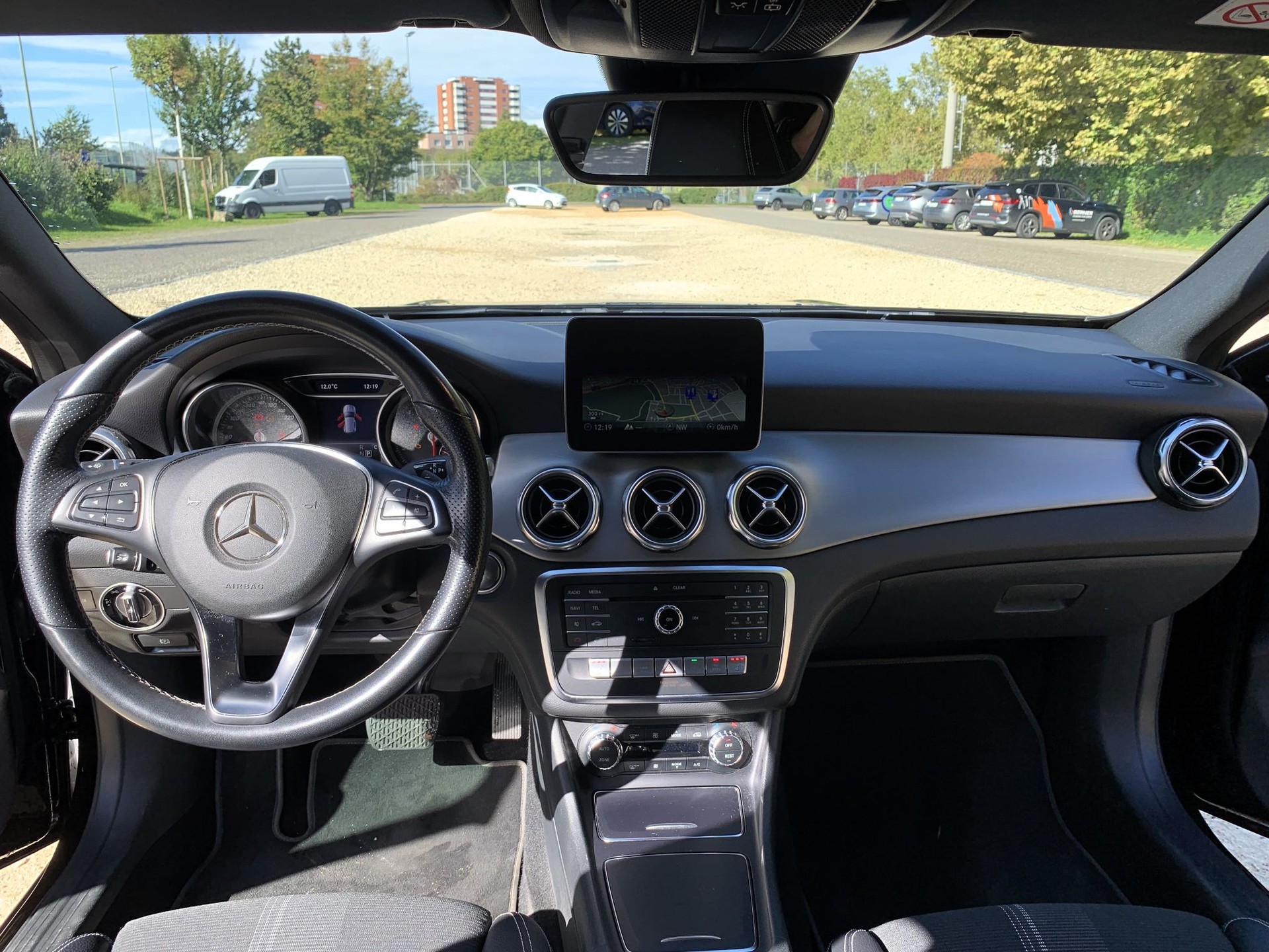 MERCEDES-BENZ GLA 200 Night Star 7G-DCT-image-7