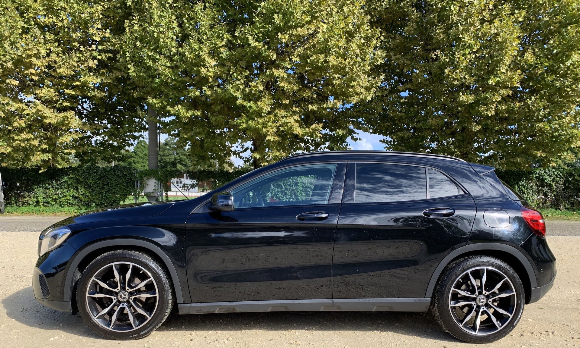 MERCEDES-BENZ GLA 200 Night Star 7G-DCT-image-3
