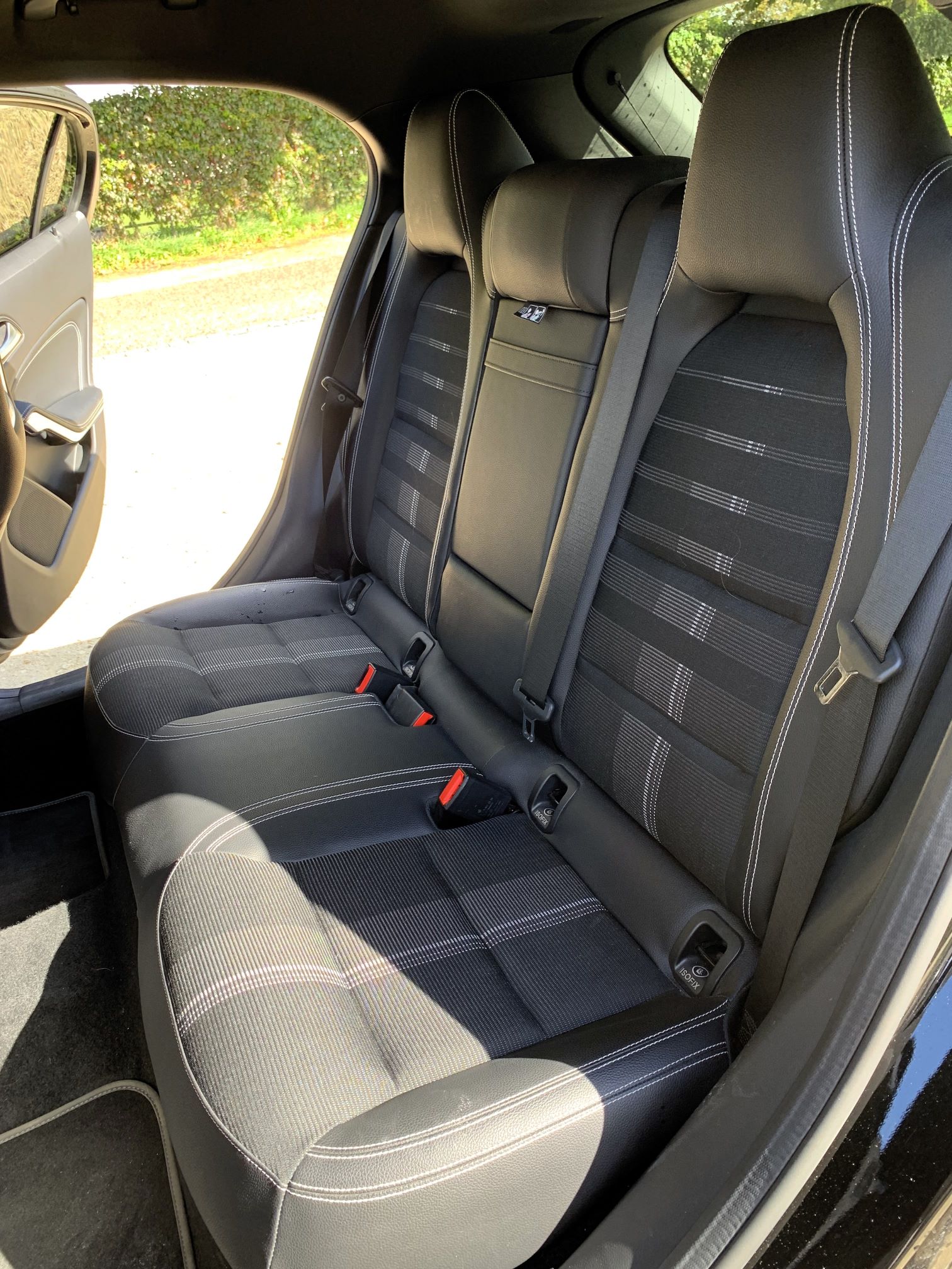 MERCEDES-BENZ GLA 200 Night Star 7G-DCT-image-9