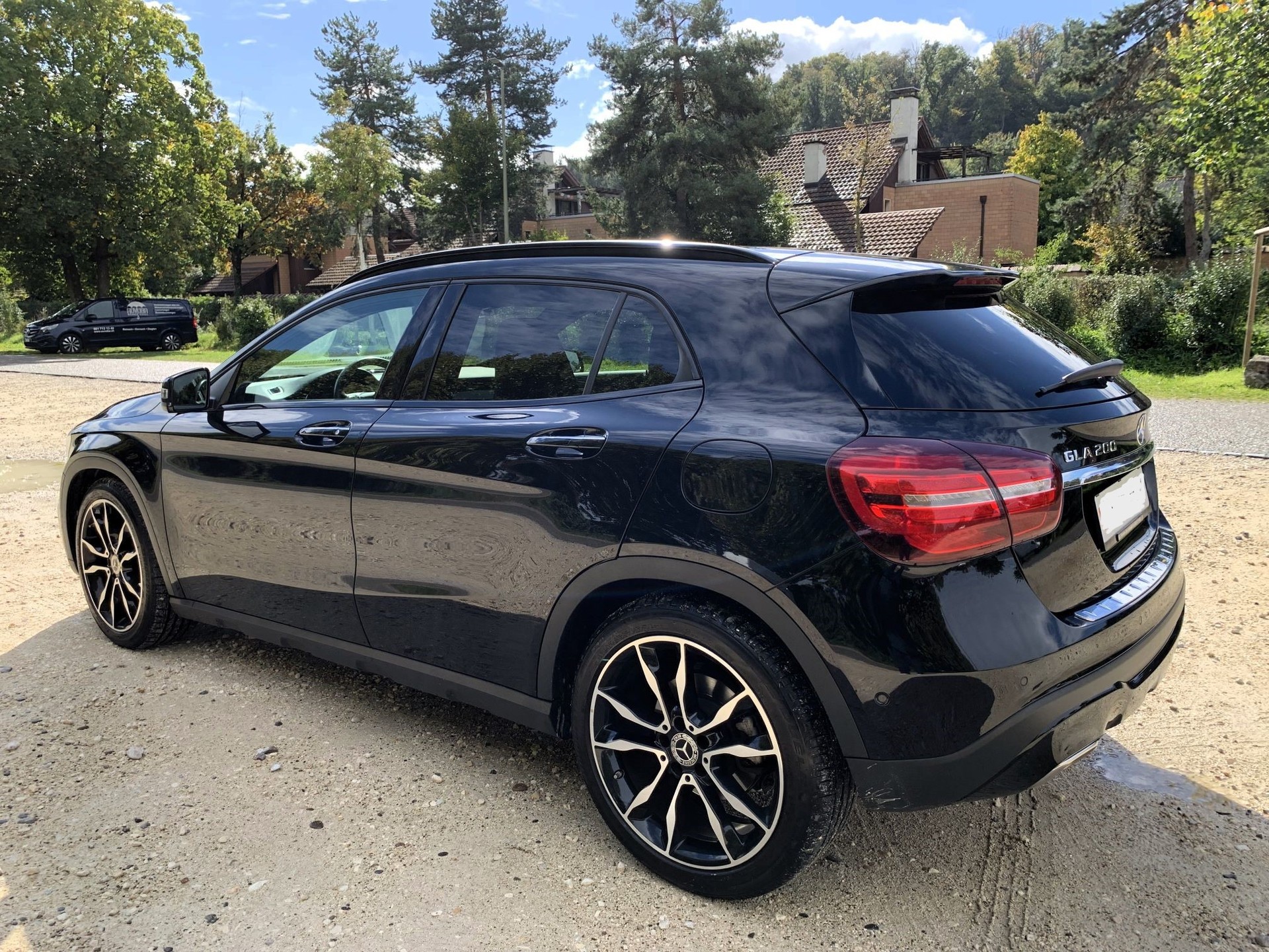 MERCEDES-BENZ GLA 200 Night Star 7G-DCT-image-4