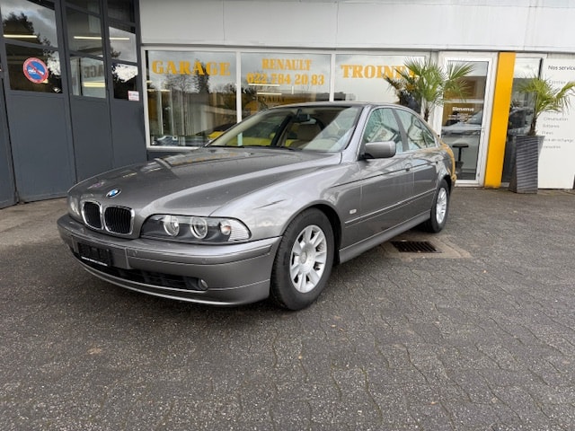 BMW 525i-image-2