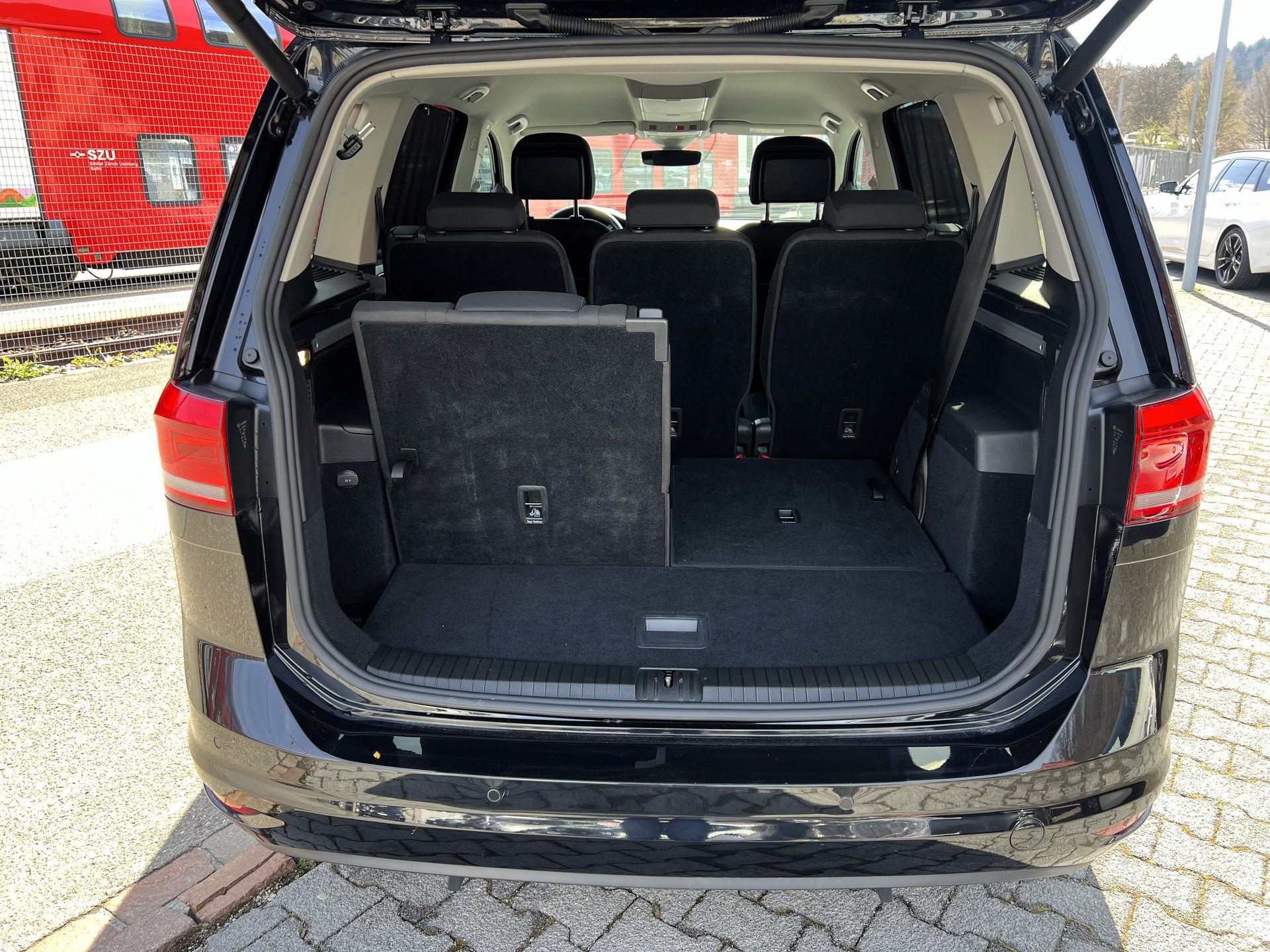 VW Touran 1.5 TSI EVO Highline DSG-image-12